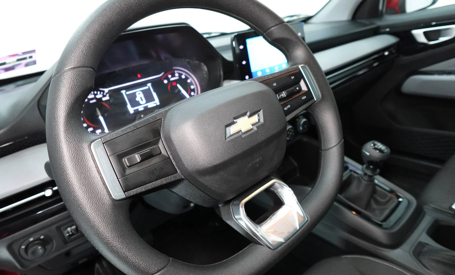 Chevrolet Aveo LT Plus 2026 — interior 2 de 4
