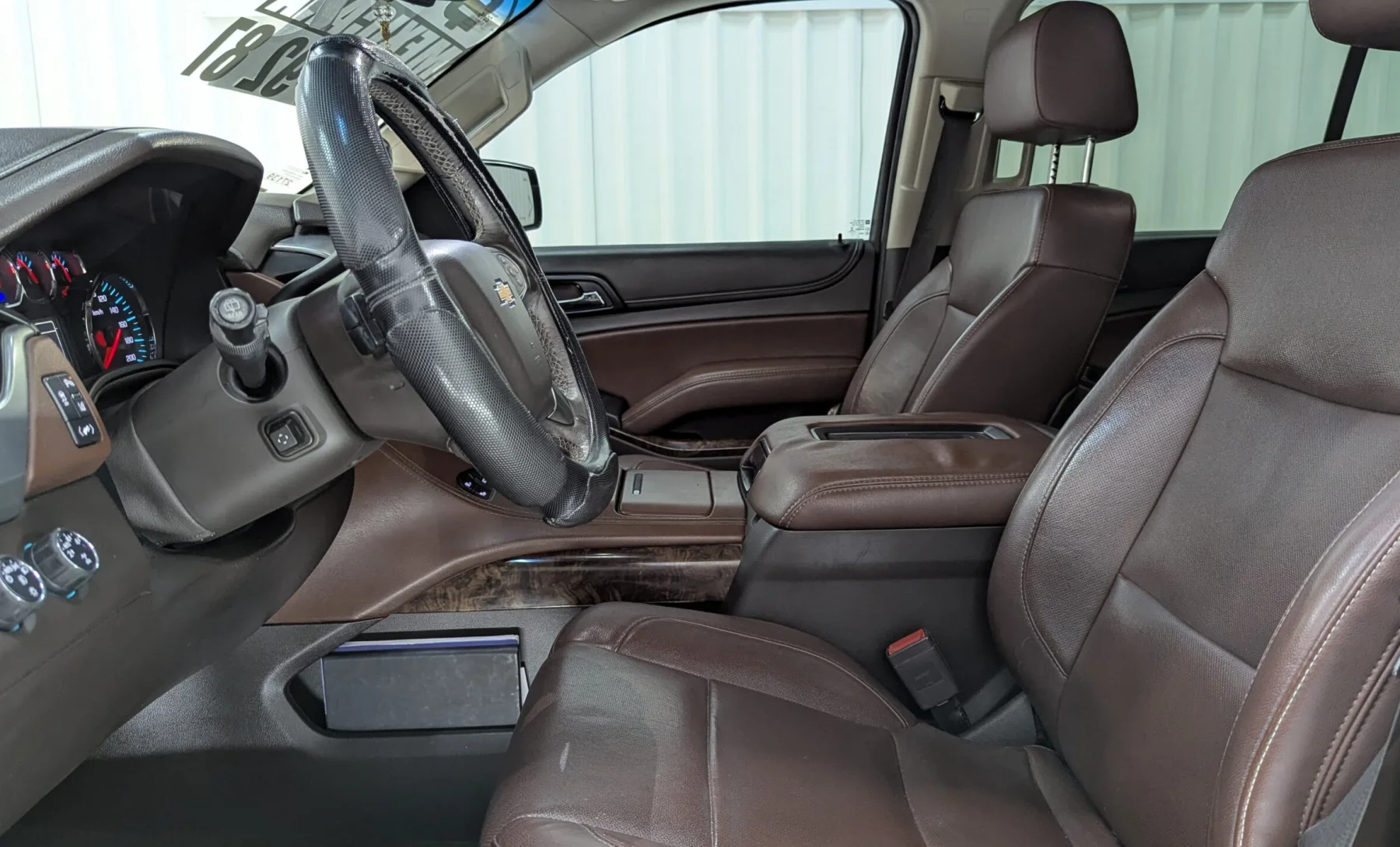 Chevrolet Suburban LTZ 2015 — interior 1 de 4
