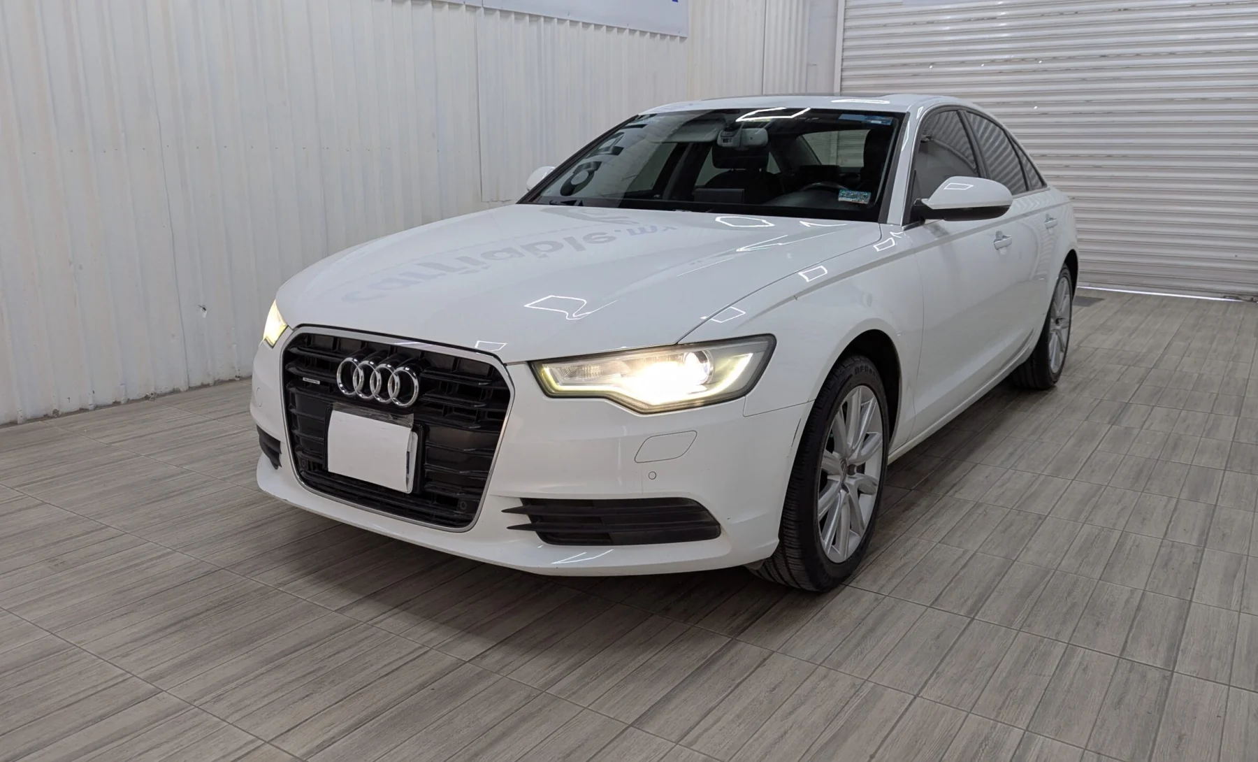 Audi A6 Quattro  2012 — exterior 1 de 5