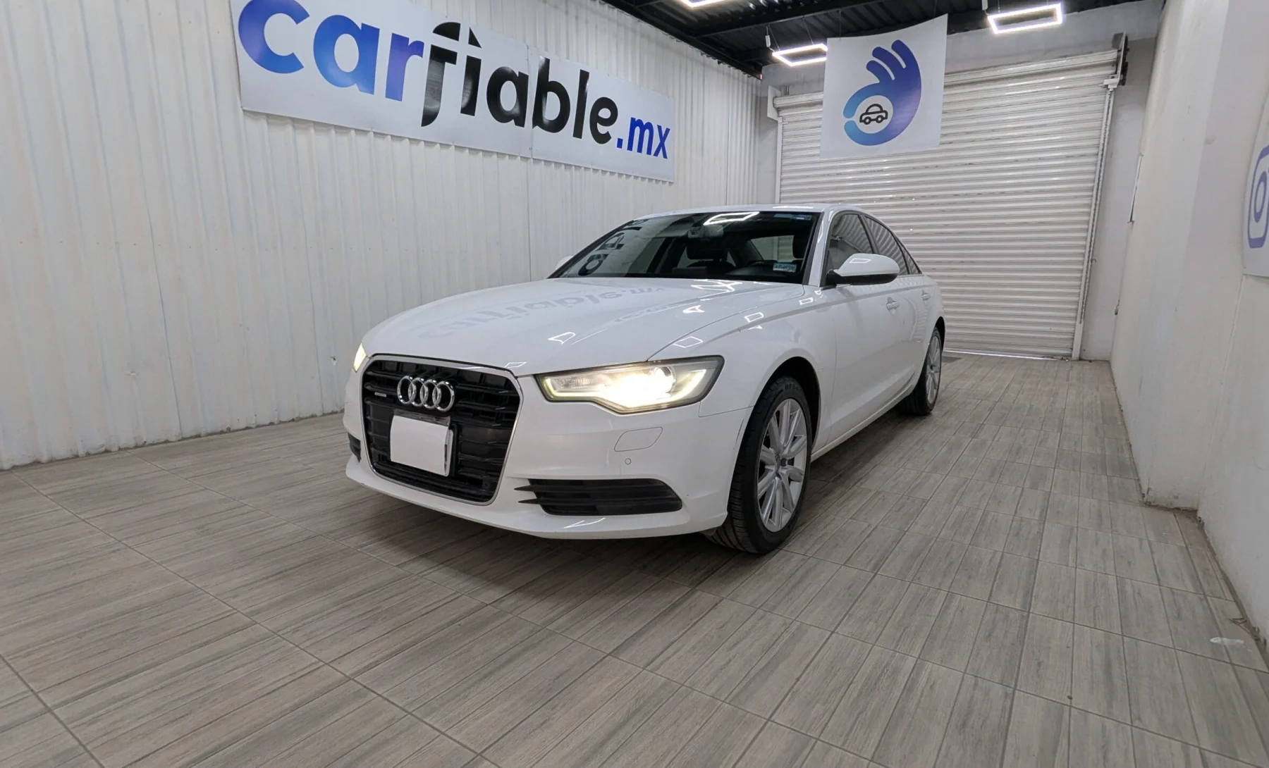 Audi A6 Quattro  2012 — exterior 2 de 5