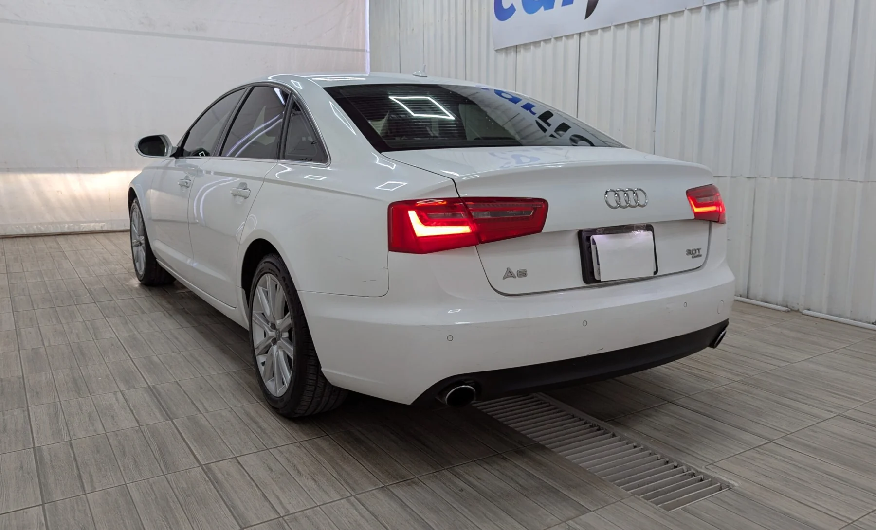 Audi A6 Quattro  2012 — interior 1 de 4
