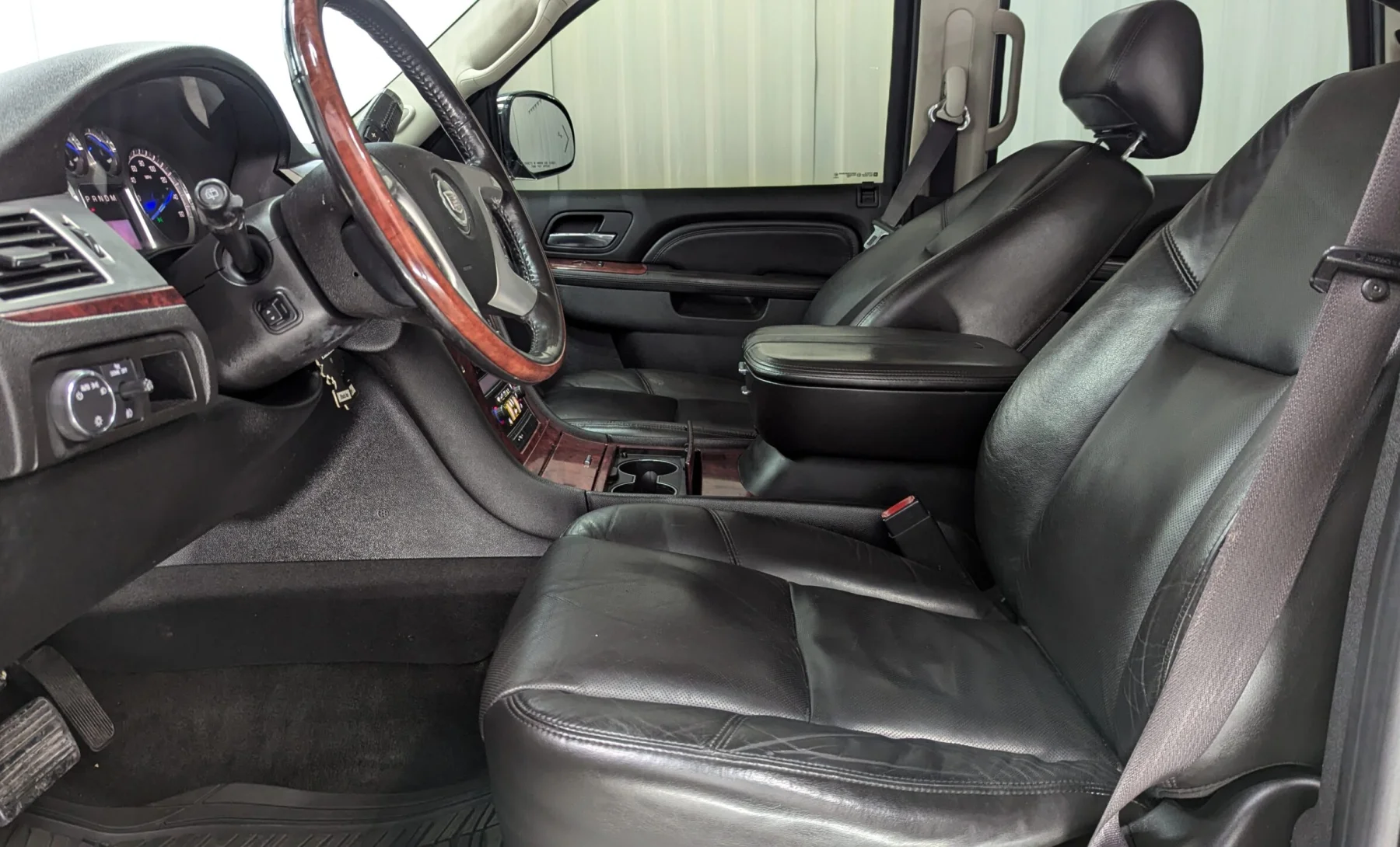 Cadillac Escalade 2010 — interior 1 de 4