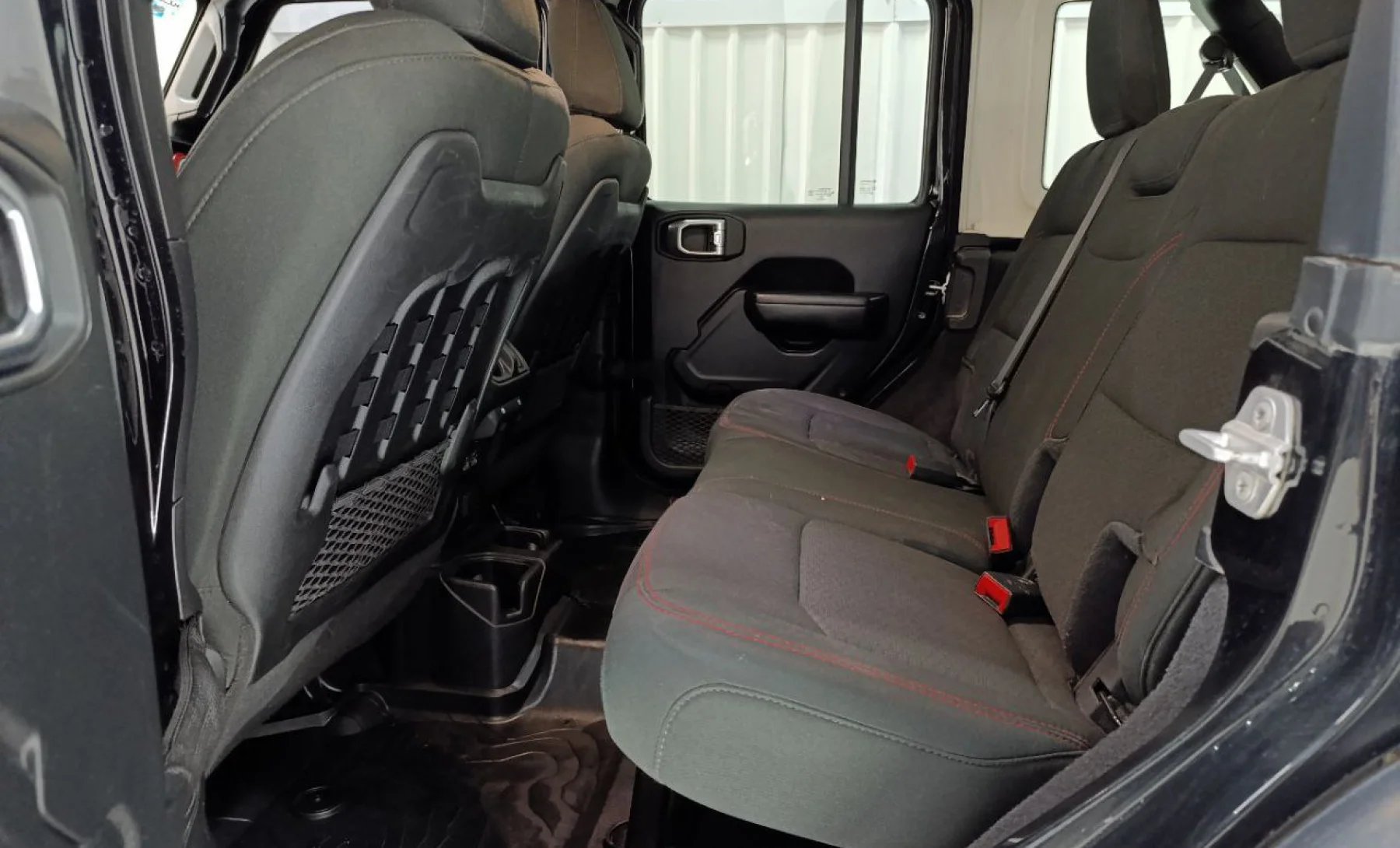 Jeep Wrangler 80th Anniversary 2021 — interior 1 de 4