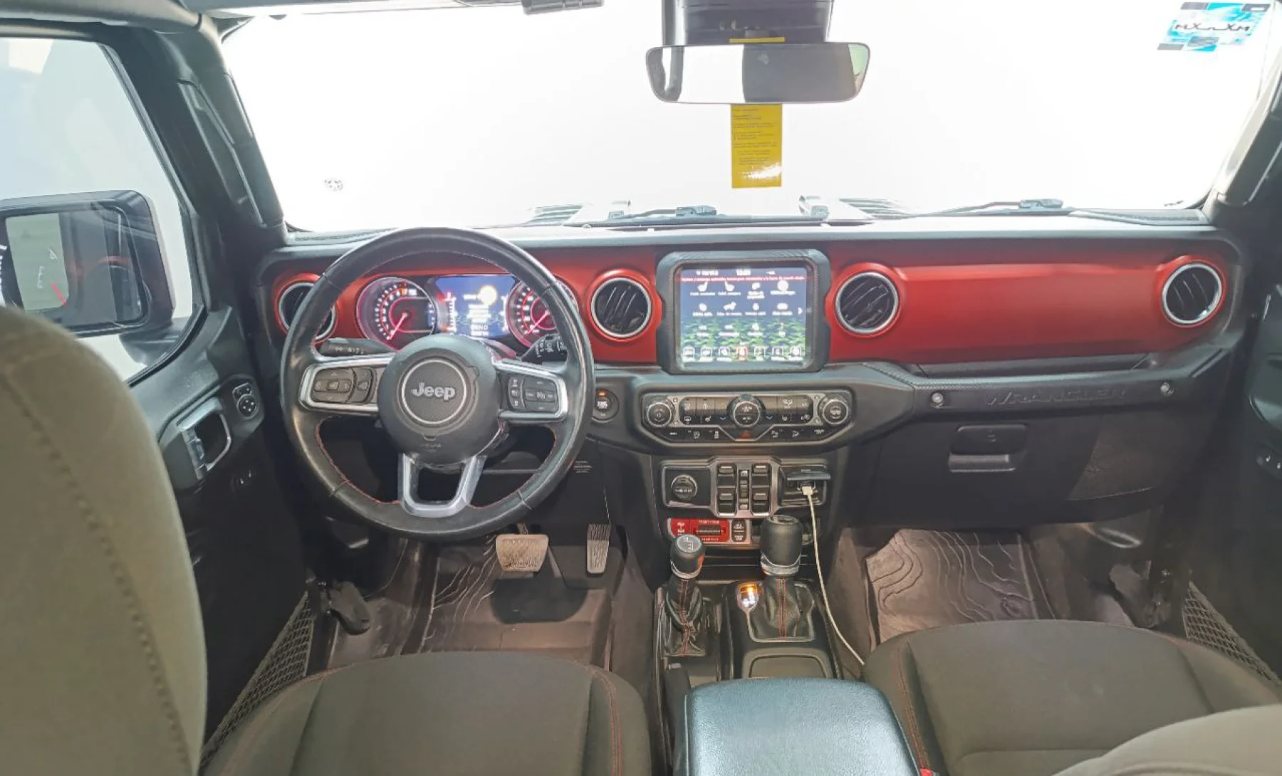 Jeep Wrangler 80th Anniversary 2021 — interior 2 de 4
