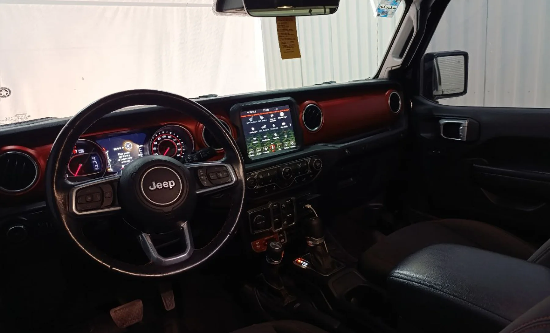 Jeep Wrangler 80th Anniversary 2021 — interior 3 de 4