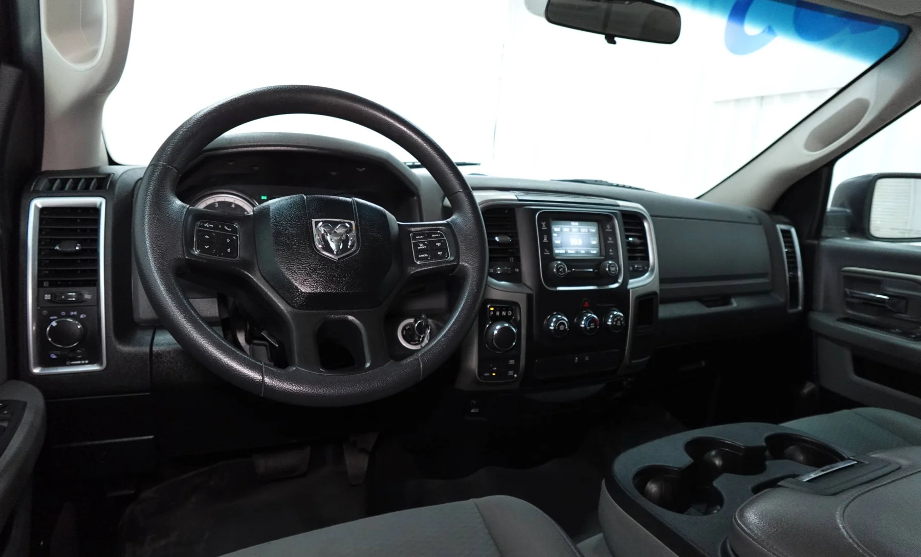 RAM 1500 2018 — interior 3 de 4