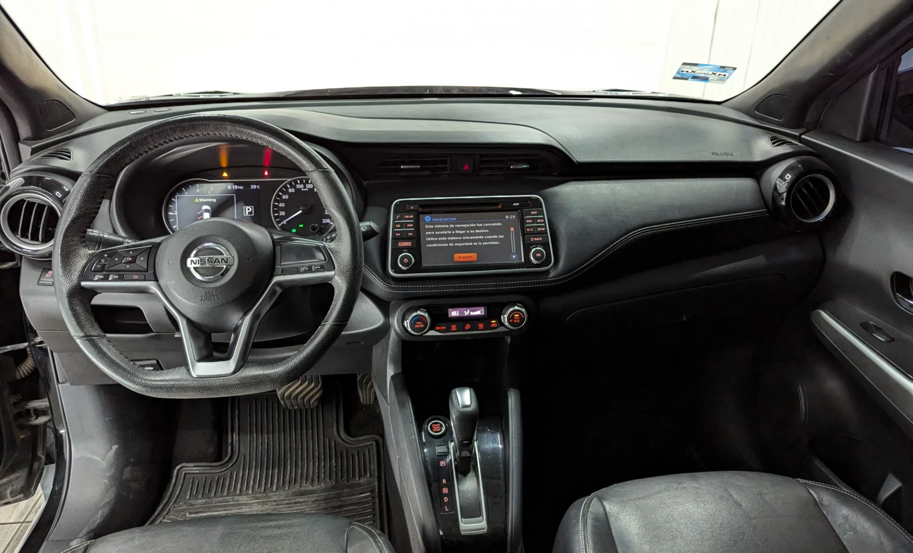 Nissan Kicks Exclusive 2019 — interior 4 de 4