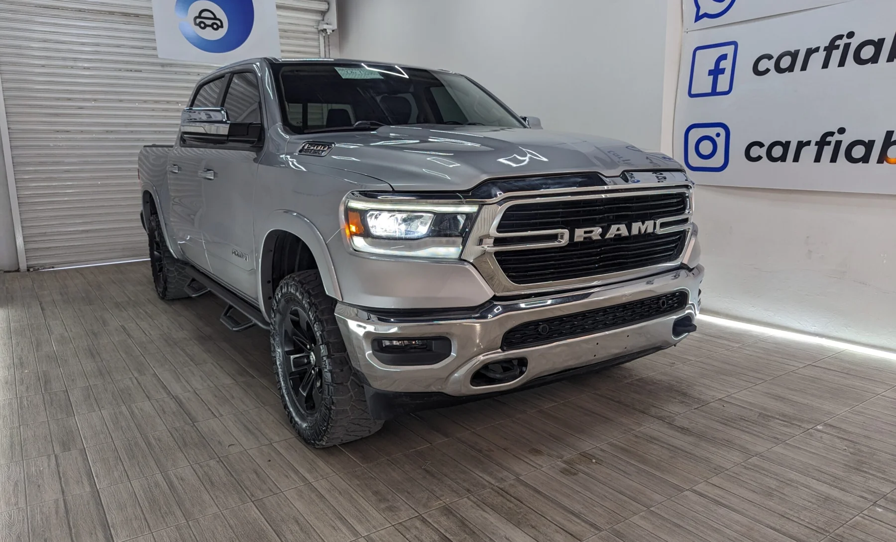 RAM 1500 Laramie 2019 — exterior 3 de 5