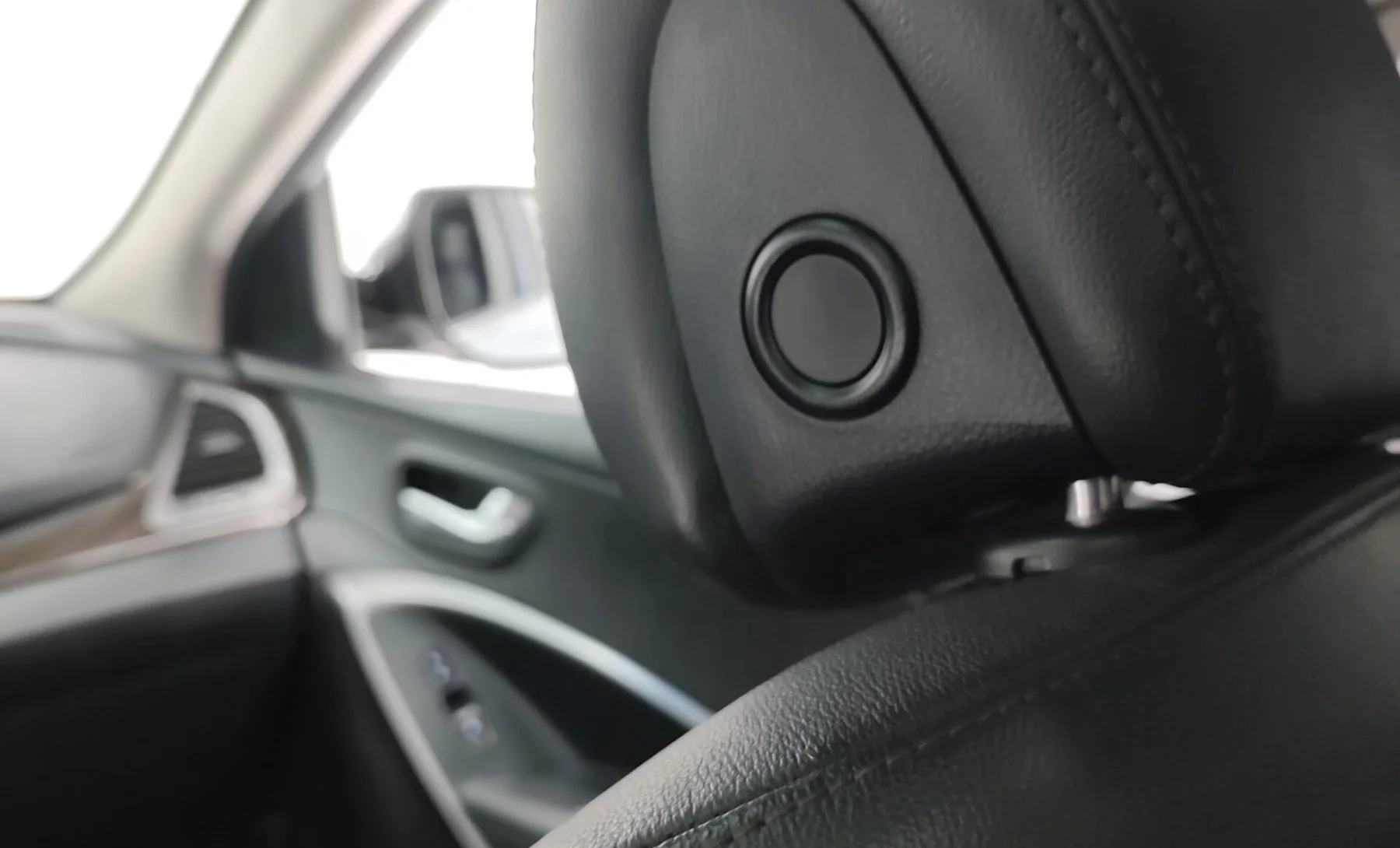 Hyundai Santa Fe Essential 2019 — interior 2 de 4