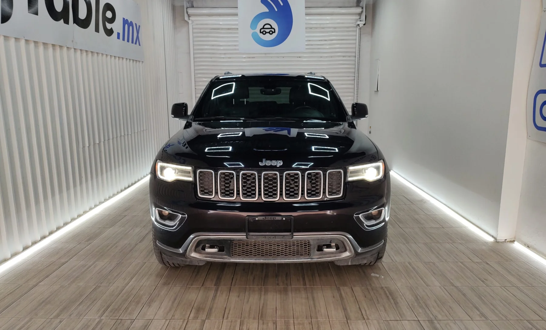Jeep Grand Cherokee Altitude 2018 — exterior 2 de 5