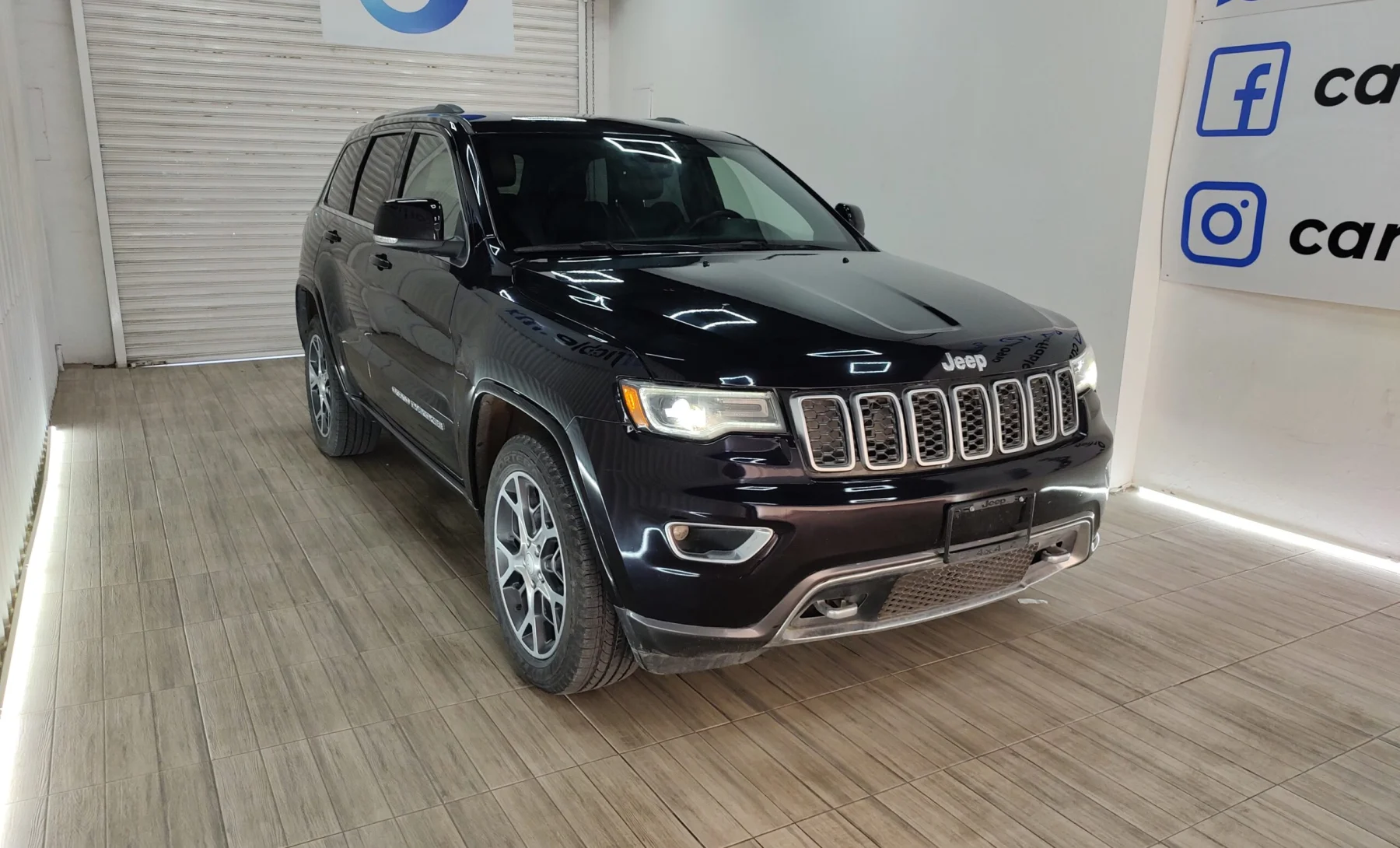 Jeep Grand Cherokee Altitude 2018 — exterior 3 de 5