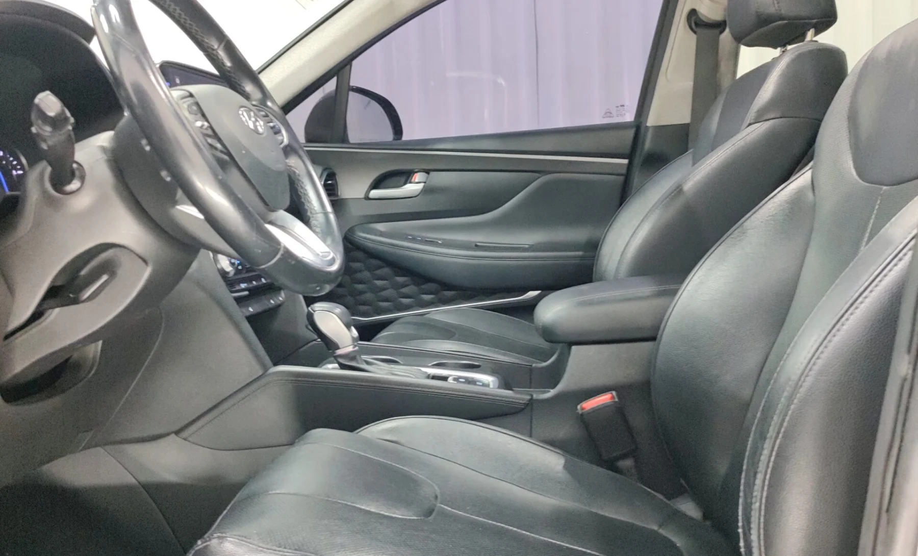 Hyundai Santa Fe Essential 2019 — interior 3 de 4