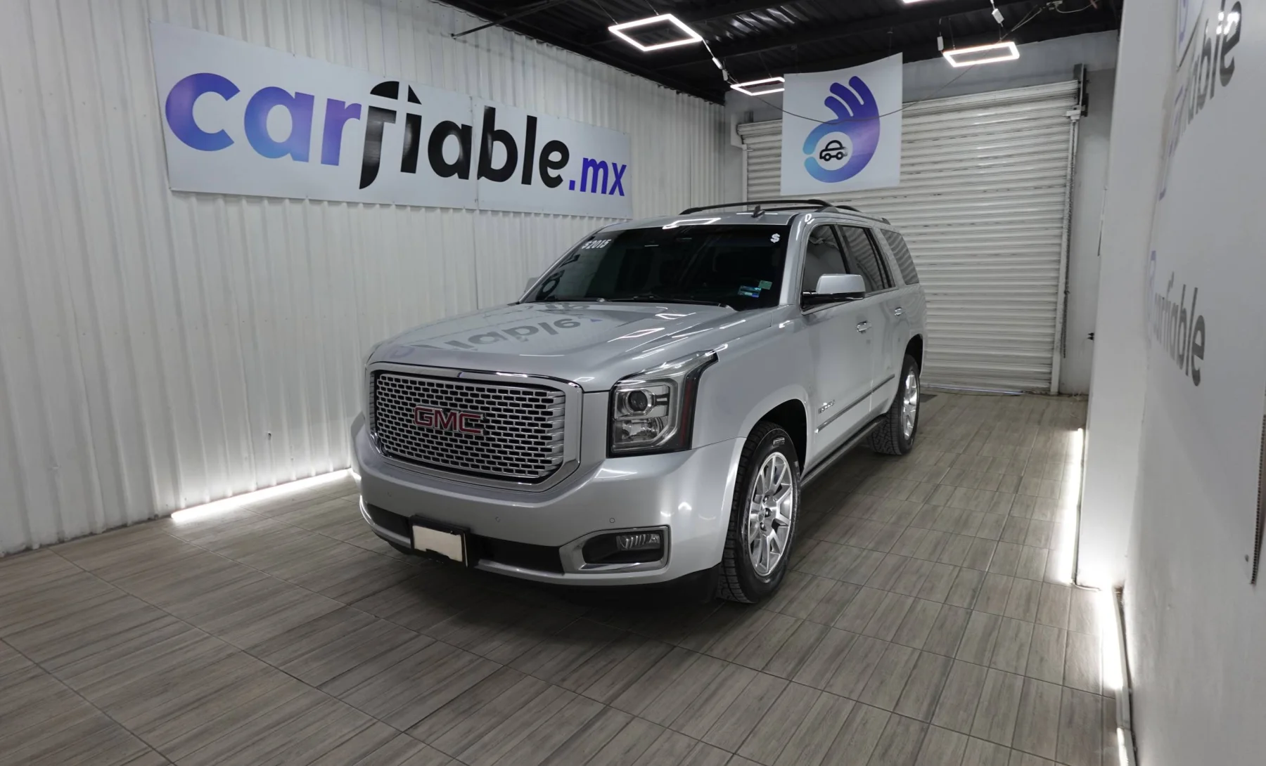 GMC Yukon Denali 2015 — exterior 1 de 5
