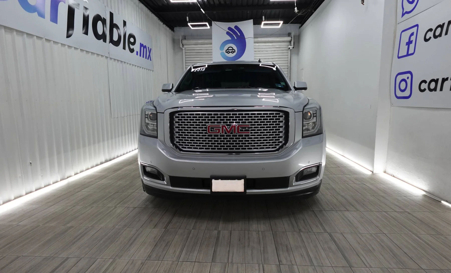 GMC Yukon Denali 2015 — exterior 2 de 5