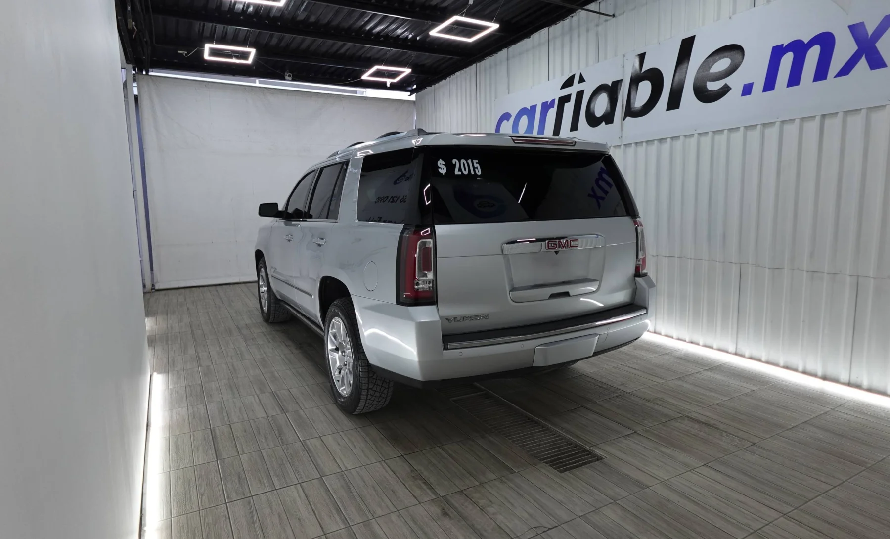 GMC Yukon Denali 2015 — exterior 4 de 5