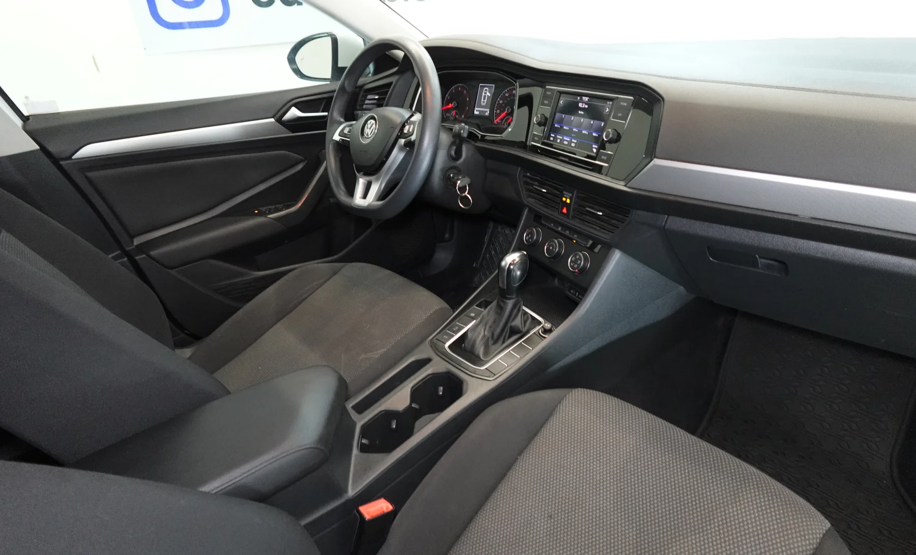 Volkswagen Jetta S 2021 — interior 1 de 7