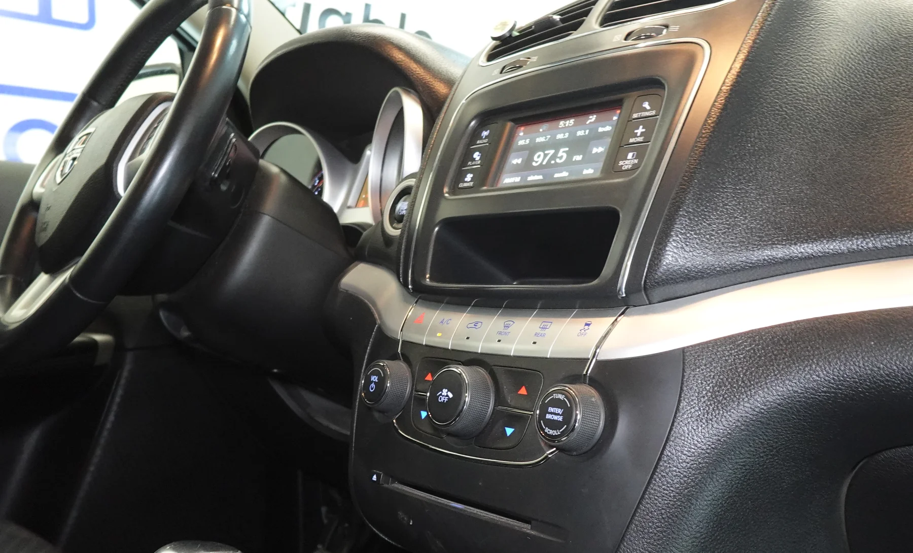 Dodge Journey SXT 2016 — interior 8 de 9