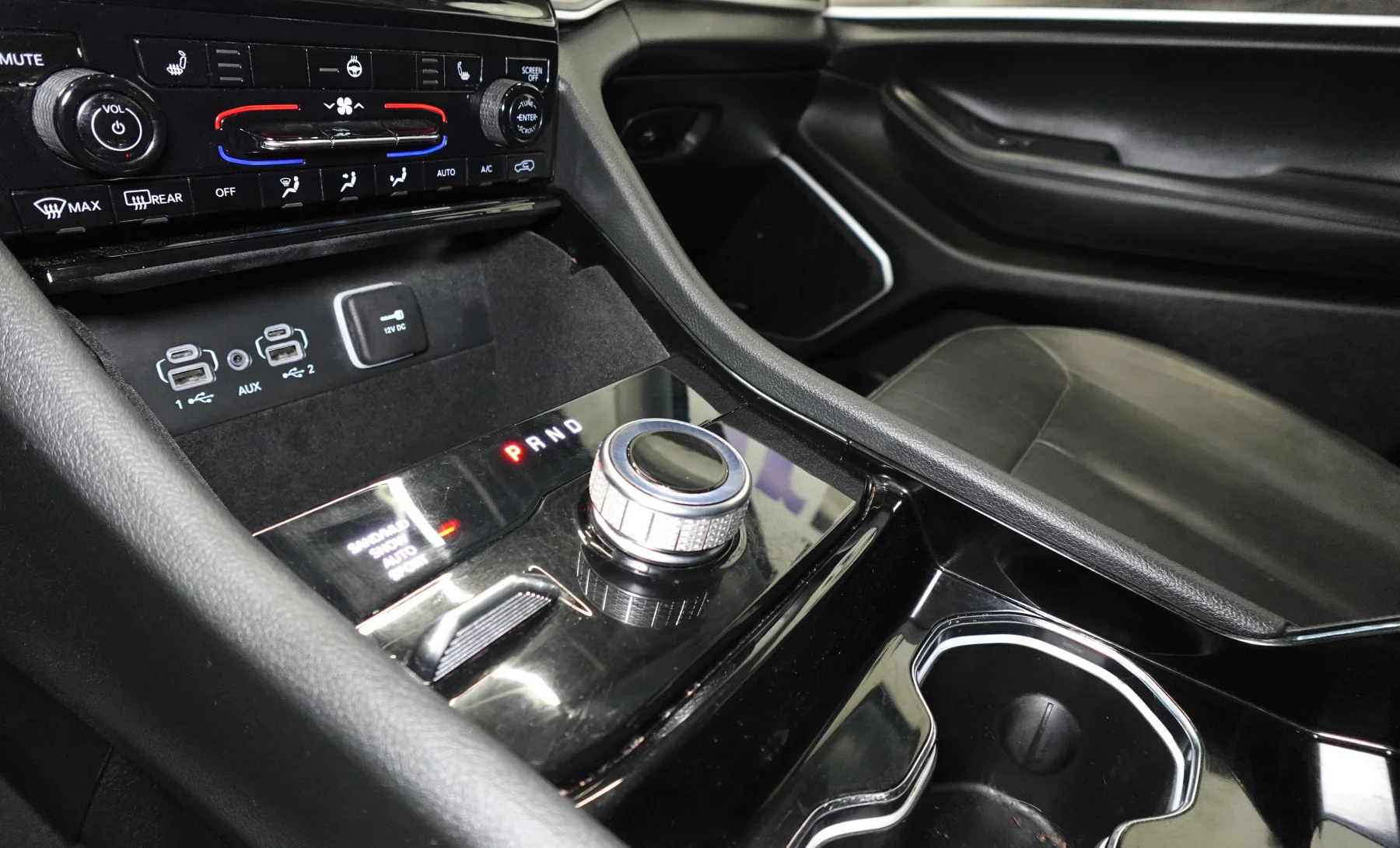 Jeep Grand Cherokee L Limited 2021 — interior 5 de 9