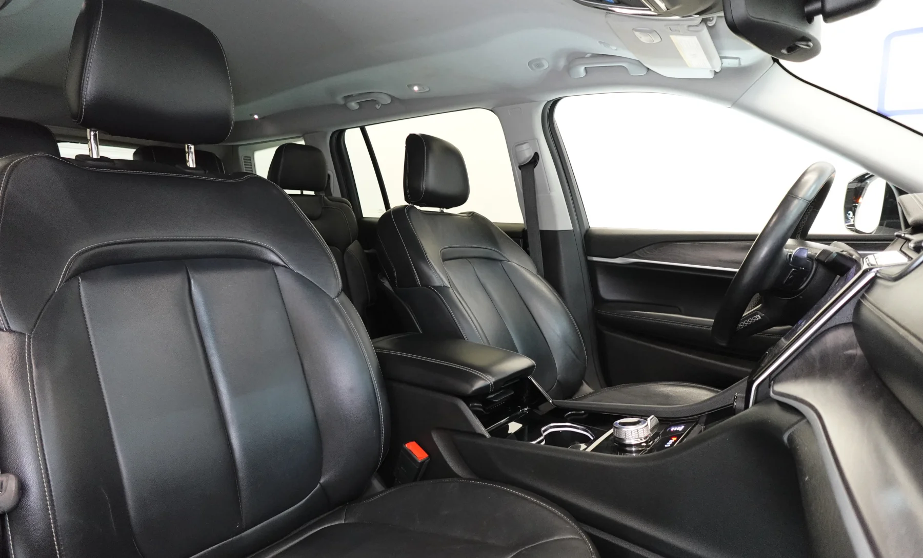 Jeep Grand Cherokee L Limited 2021 — interior 8 de 9