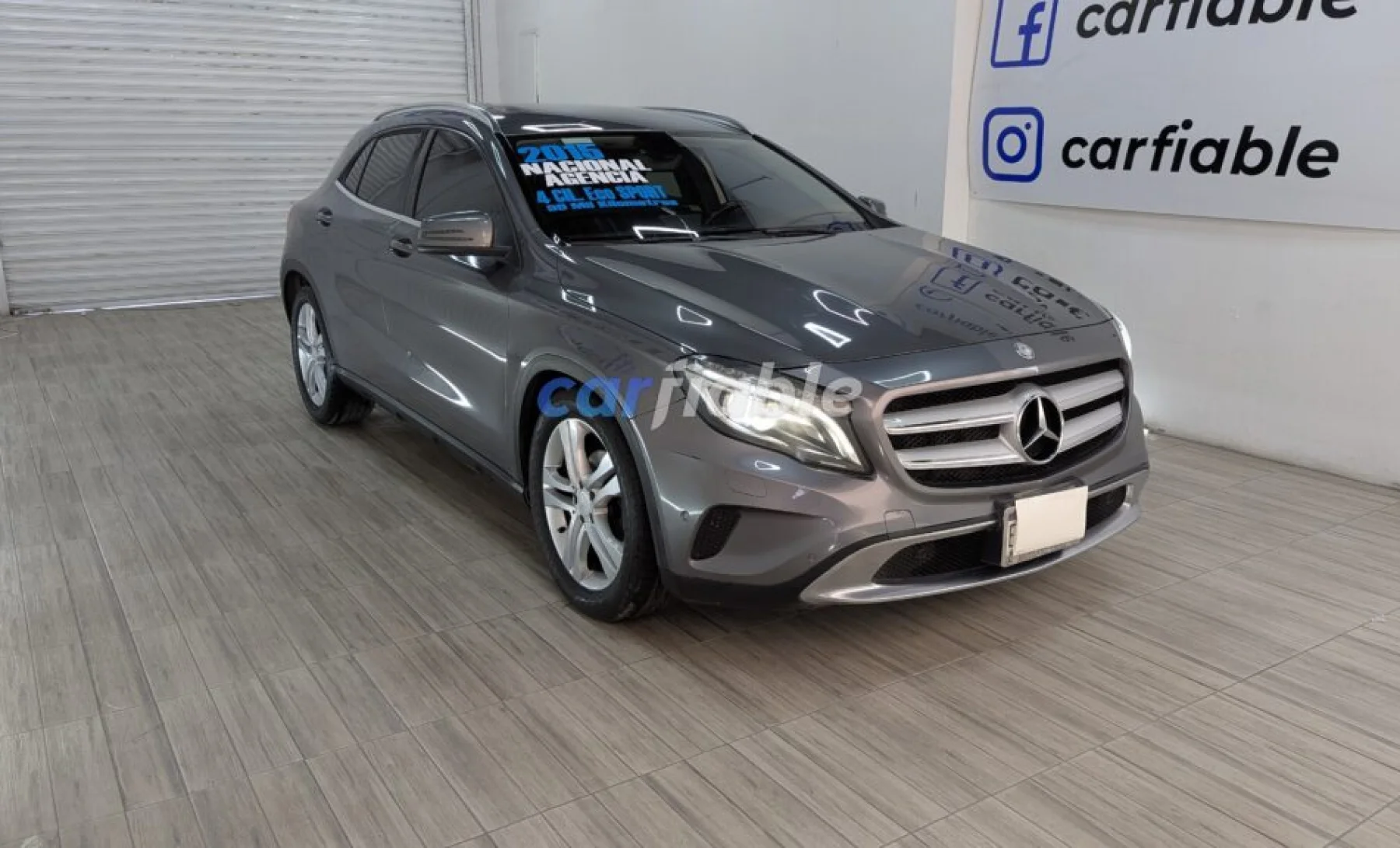 Mercedes-Benz GLA200 Sport 2015 — exterior 3 de 5