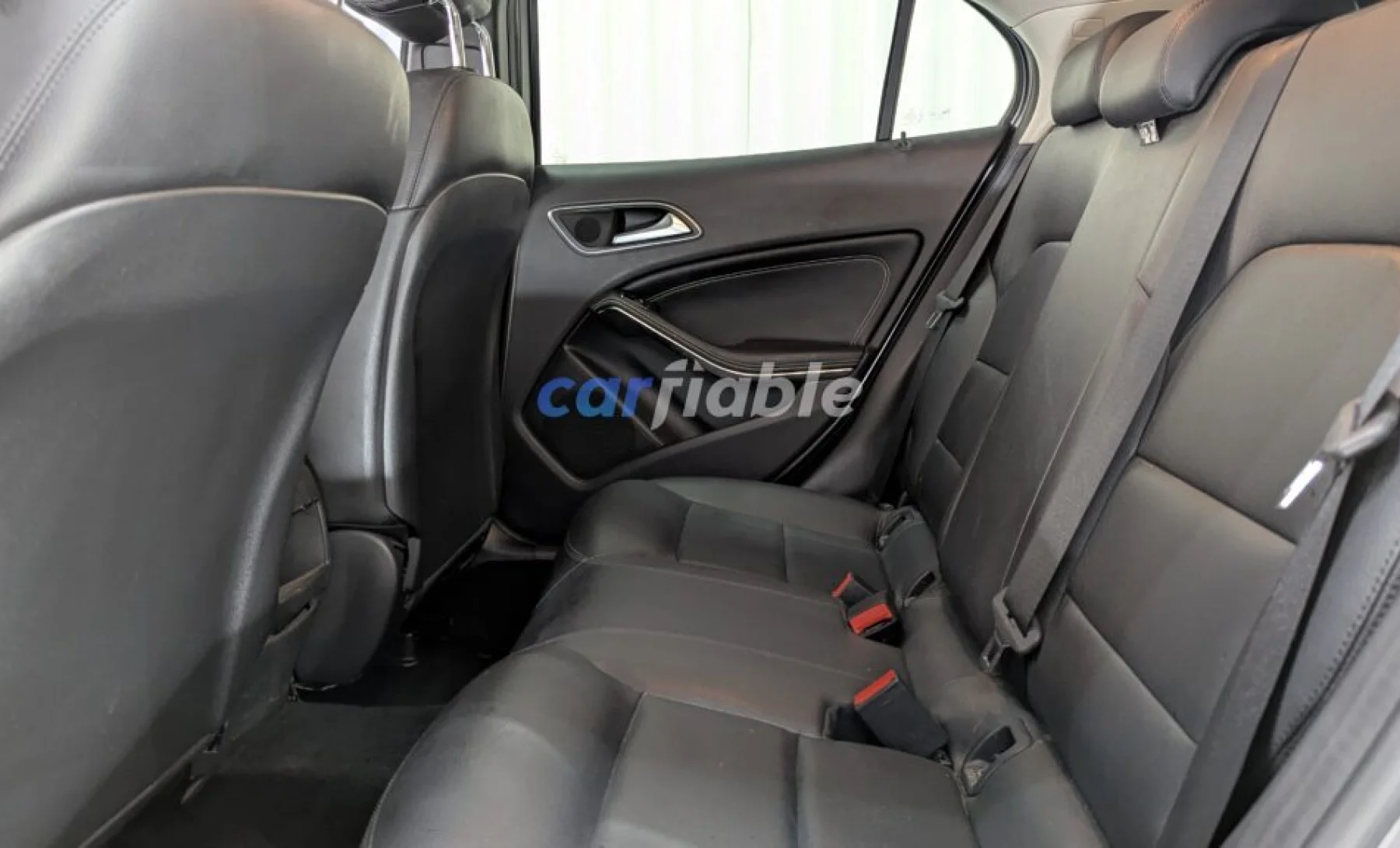 Mercedes-Benz GLA200 Sport 2015 — interior 2 de 5