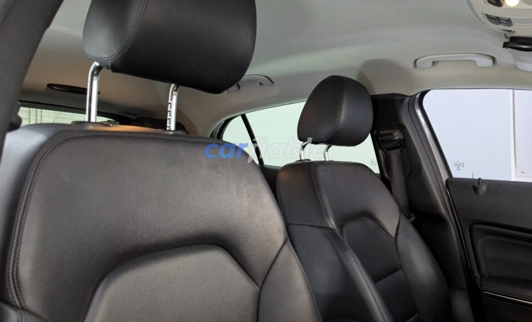 Mercedes-Benz GLA200 Sport 2015 — interior 5 de 5