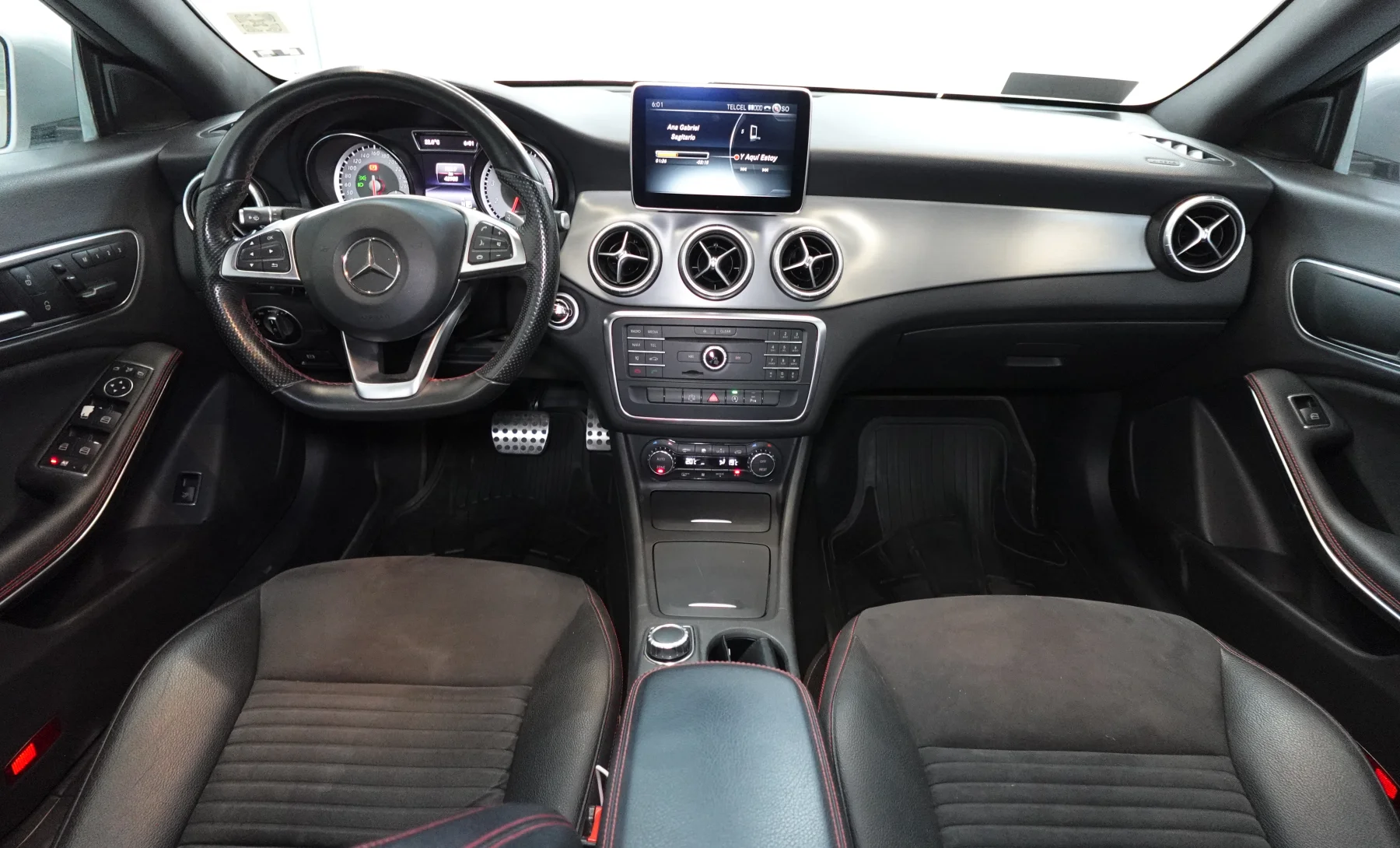 Mercedes-Benz CLA250 Sport 2016 — interior 4 de 5