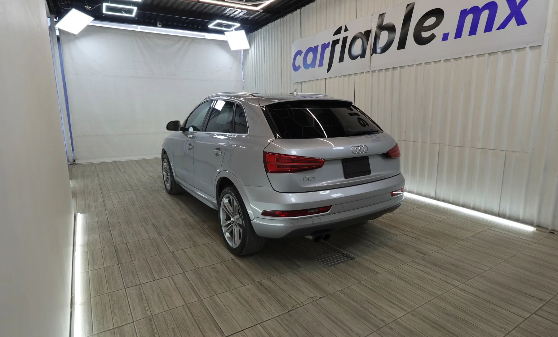 Audi Q3 Premium Plus 2017 — exterior 5 de 6
