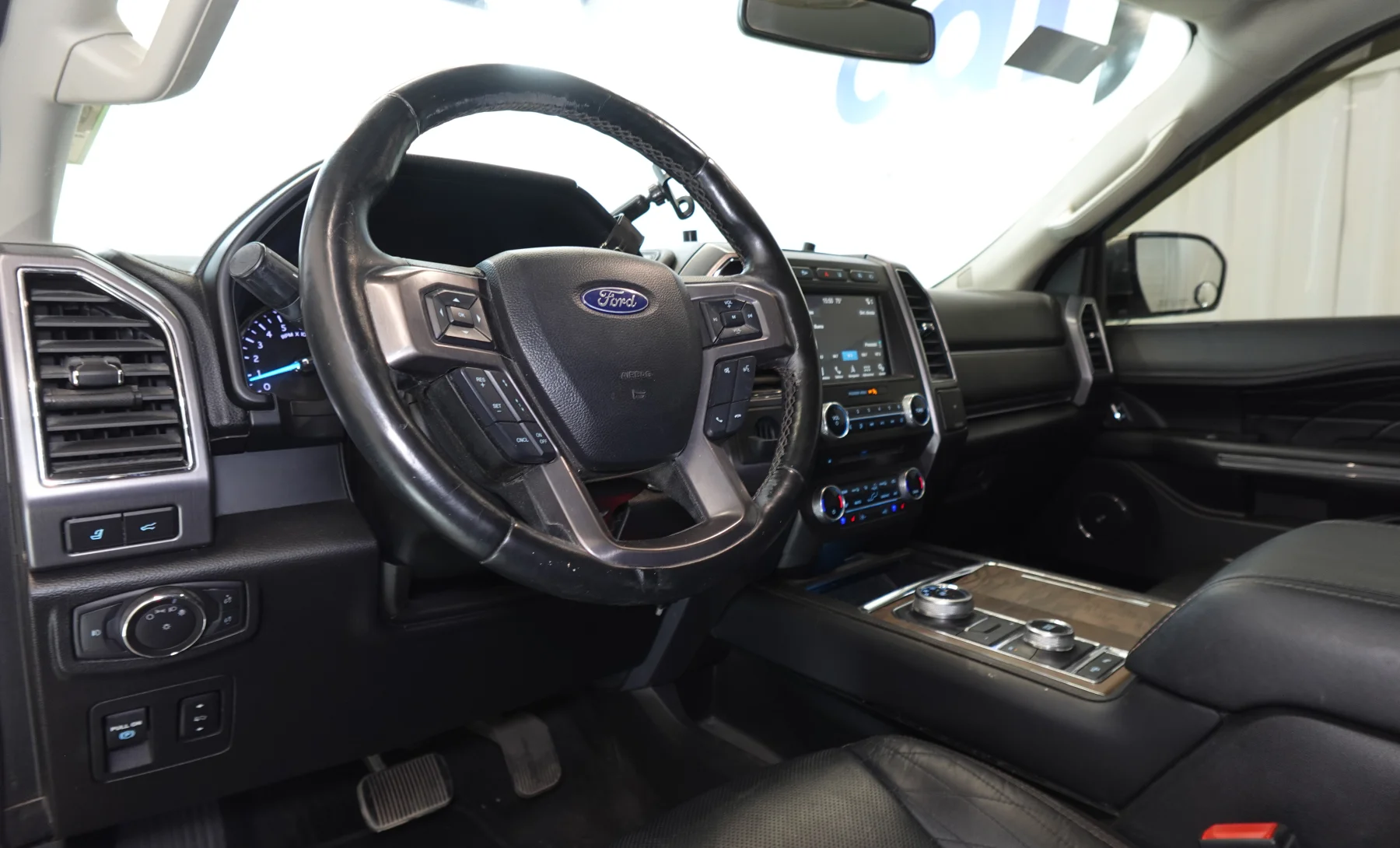 Ford Expedition Max Platinum 2018 — interior 2 de 4