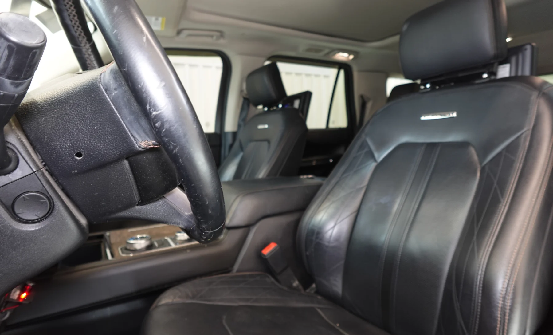Ford Expedition Max Platinum 2018 — interior 3 de 4