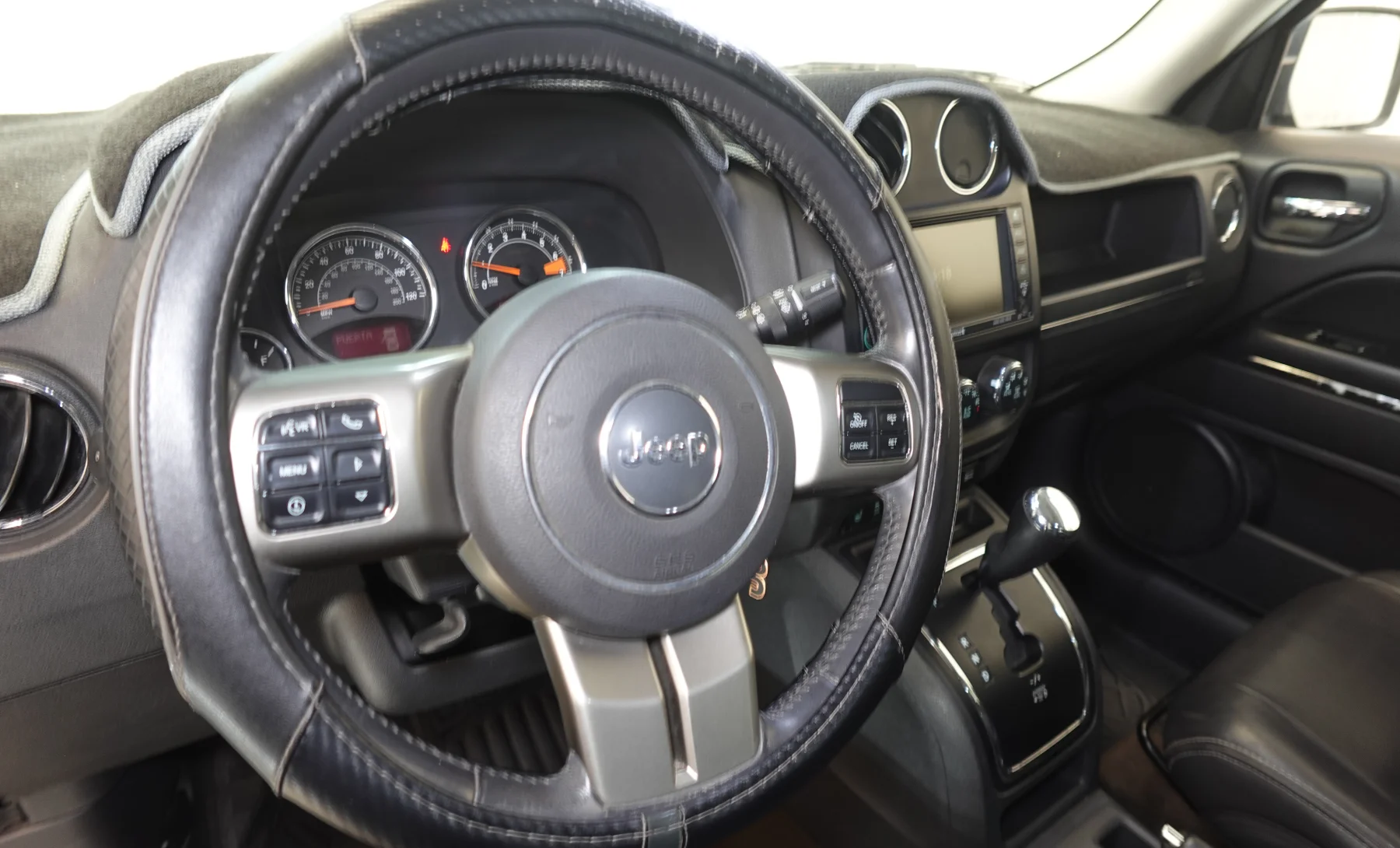 Jeep Patriot Limited 2014 — interior 6 de 6