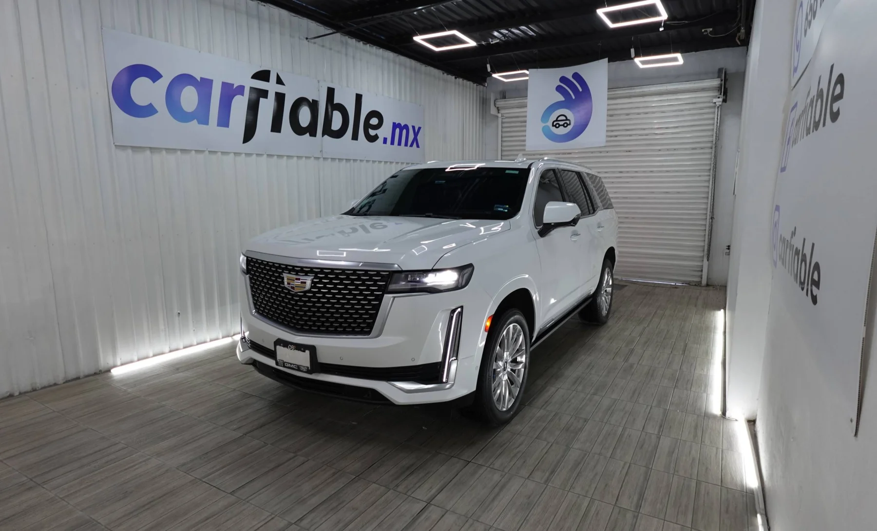 Cadillac Escalade Luxury 2023 — exterior 1 de 5