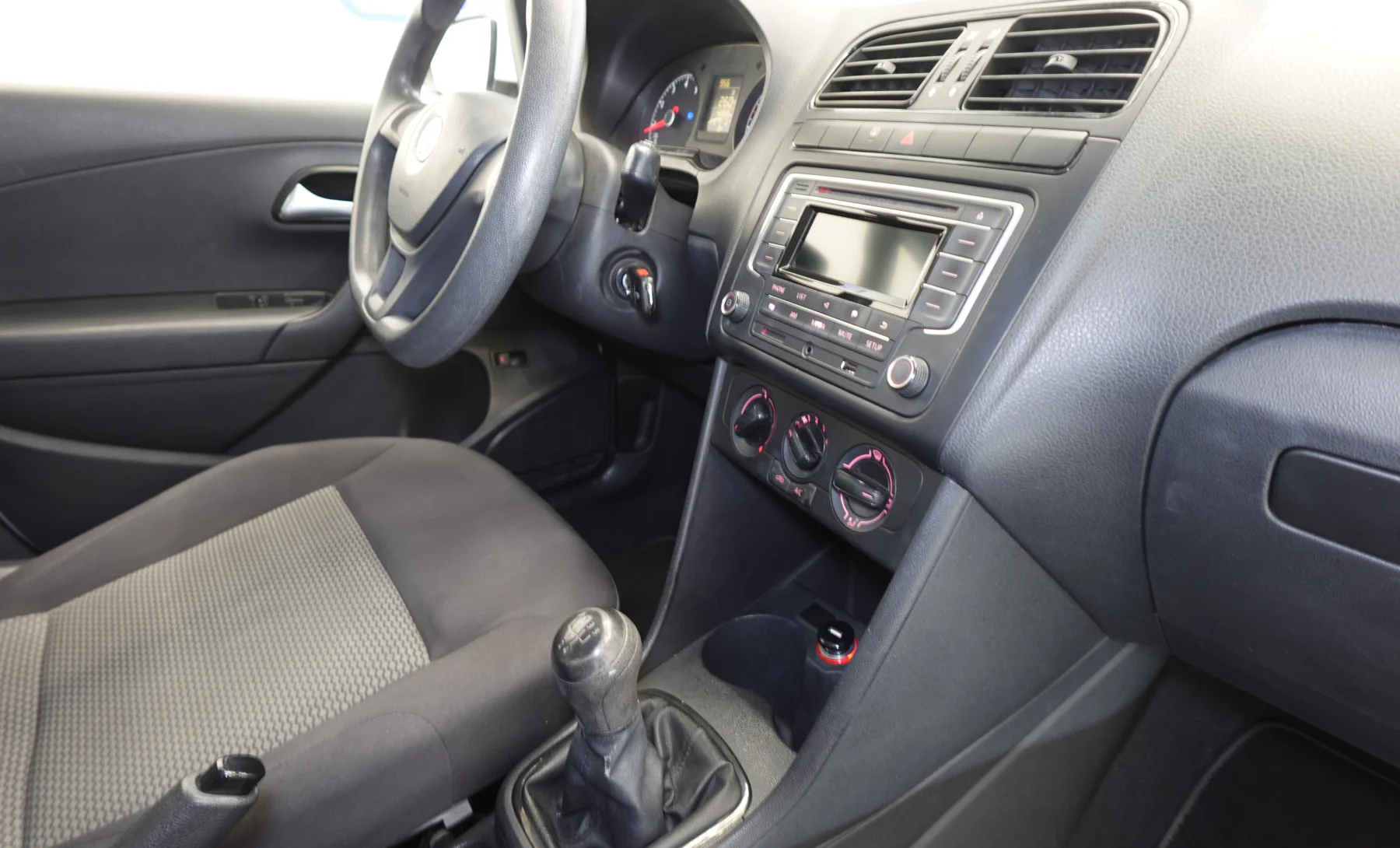 Volkswagen Vento Startline 2020 — interior 5 de 7