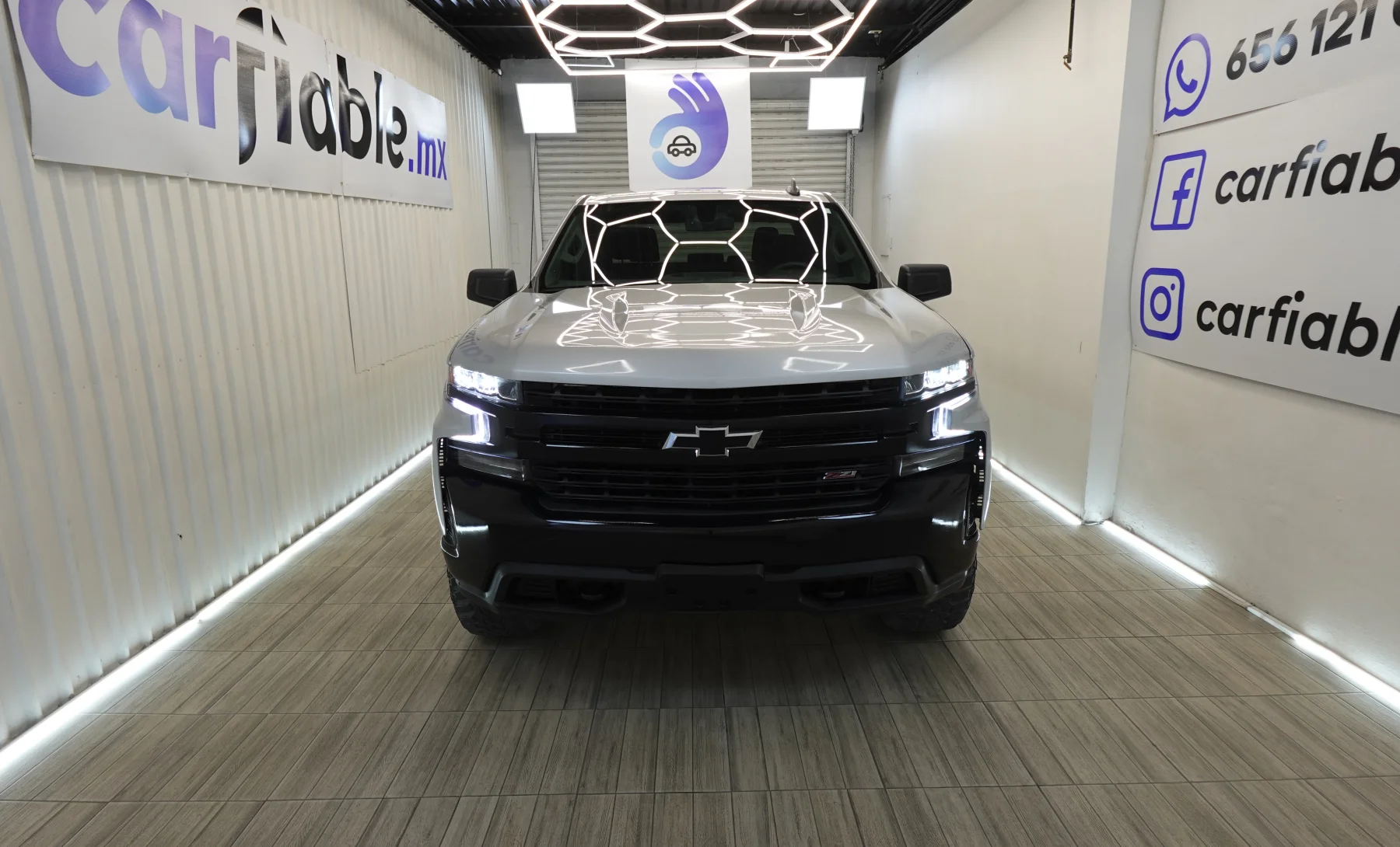 Chevrolet Silverado 1500 Custom Trail Boss 2020 — exterior 2 de 7