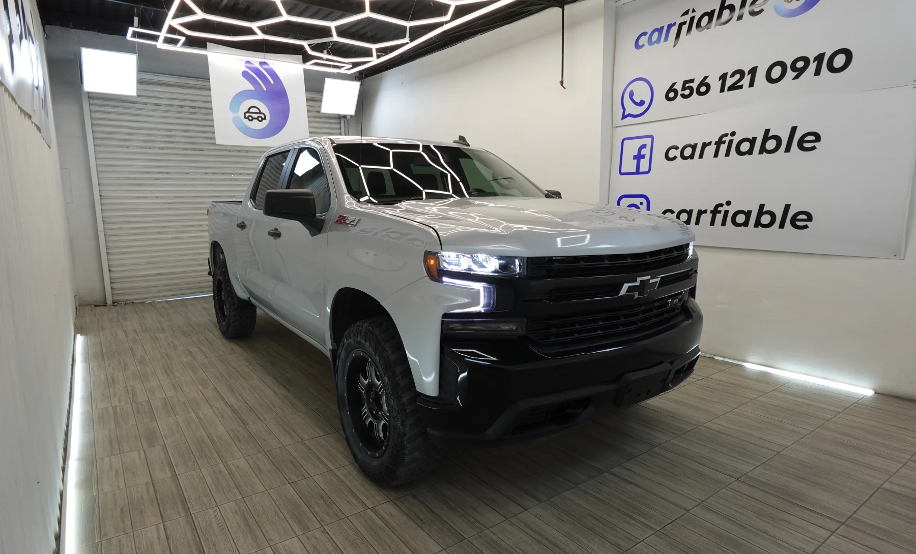Chevrolet Silverado 1500 Custom Trail Boss 2020 — exterior 3 de 7