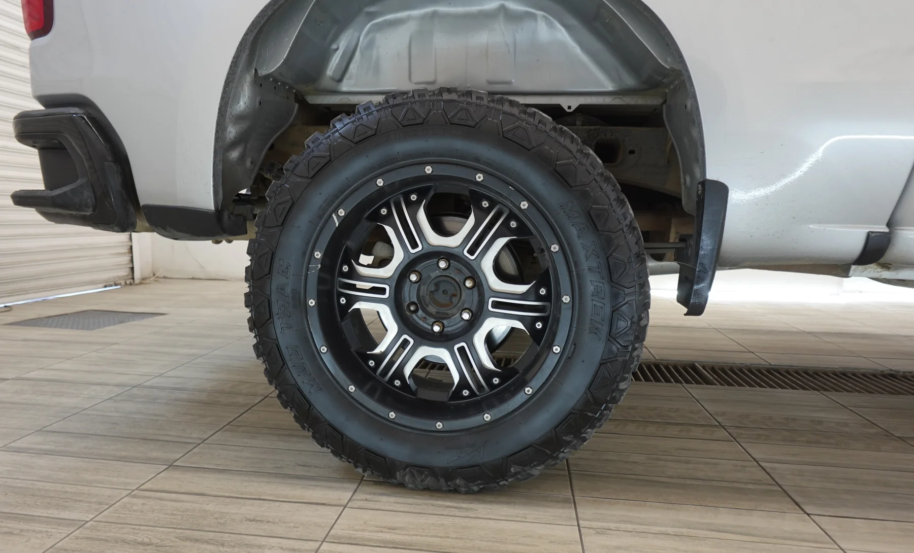 Chevrolet Silverado 1500 Custom Trail Boss 2020 — exterior 6 de 7