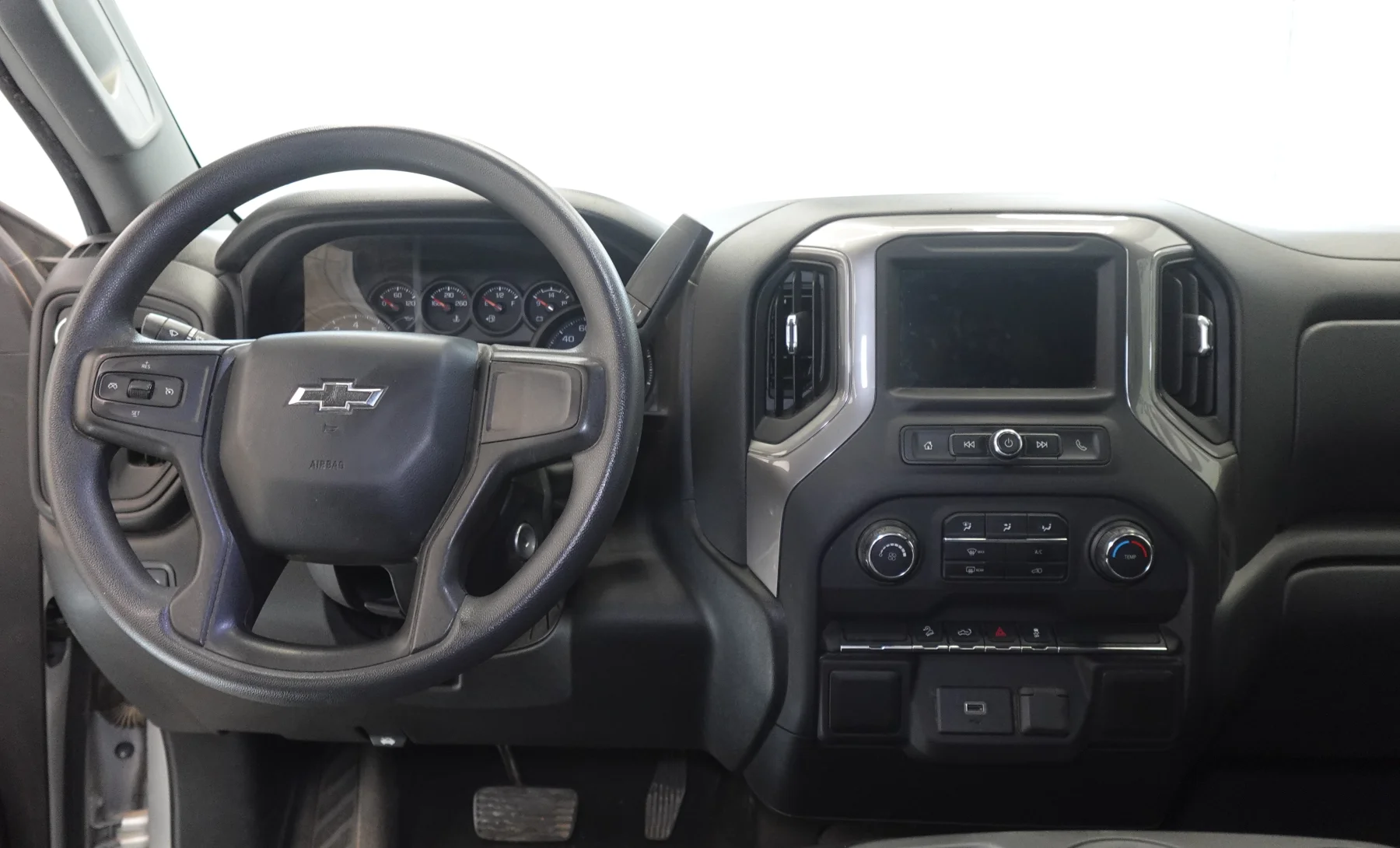 Chevrolet Silverado 1500 Custom Trail Boss 2020 — interior 3 de 6