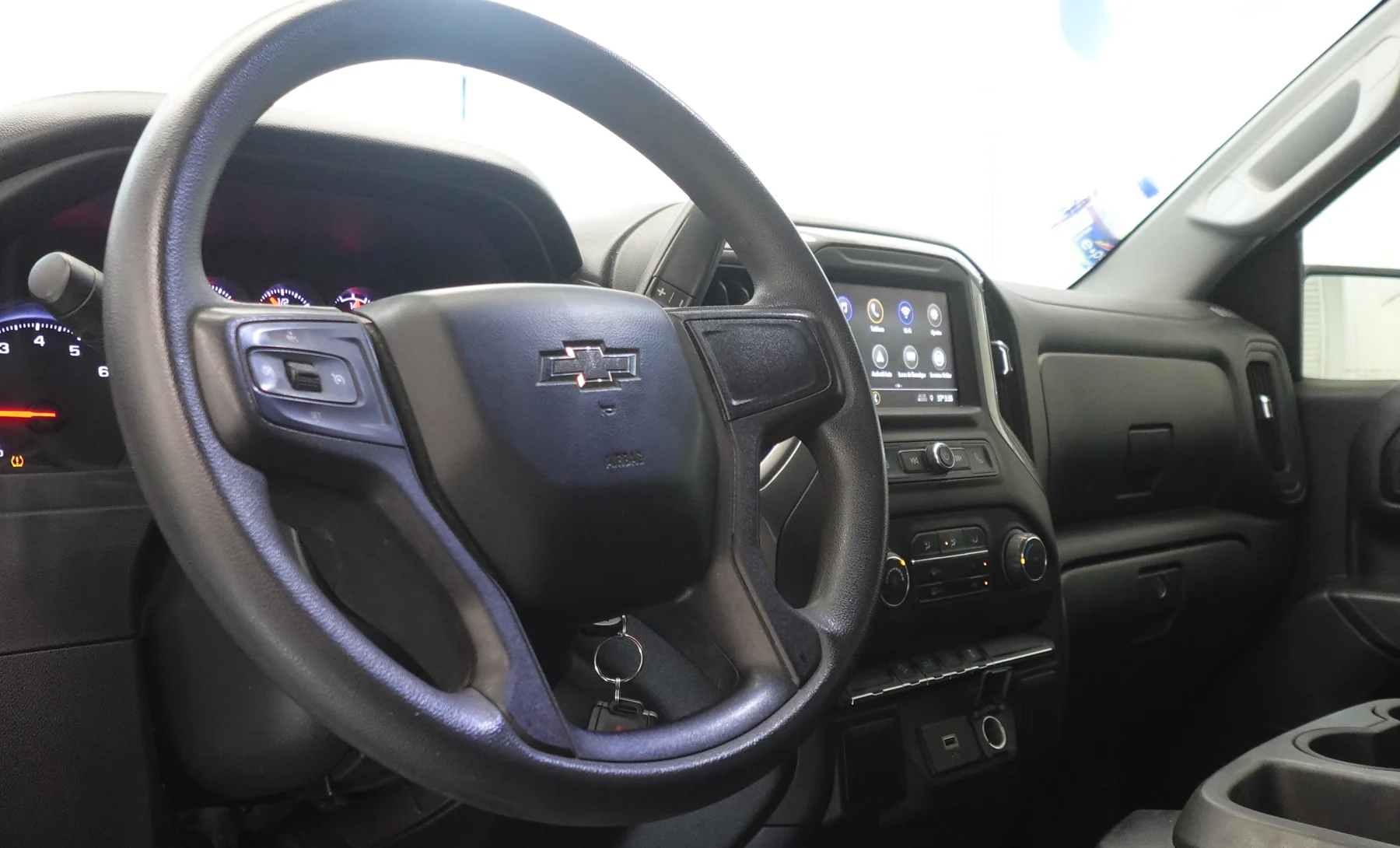 Chevrolet Silverado 1500 Custom Trail Boss 2020 — interior 6 de 6