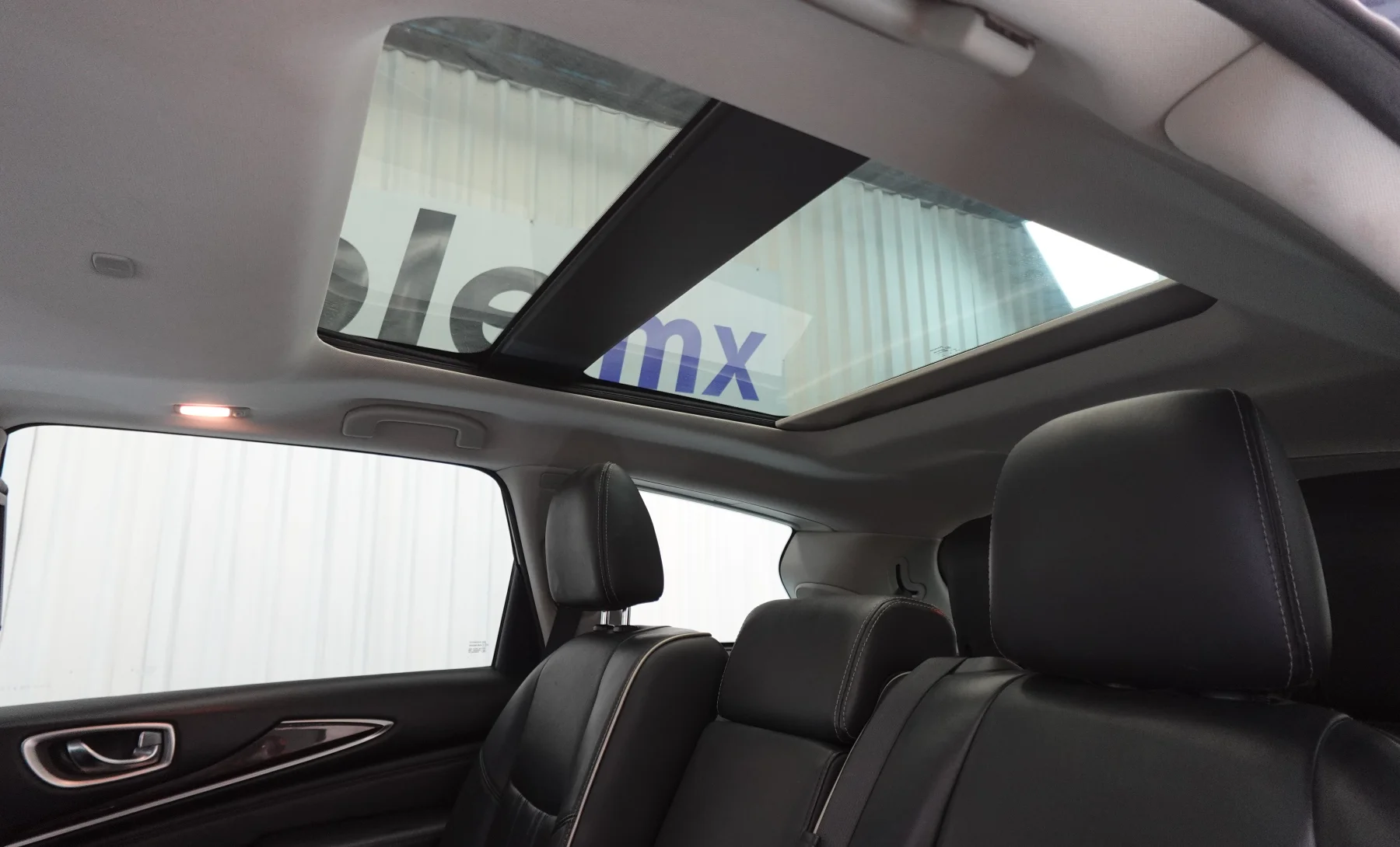 INFINITI QX60 Hybrid 2017 — interior 6 de 6