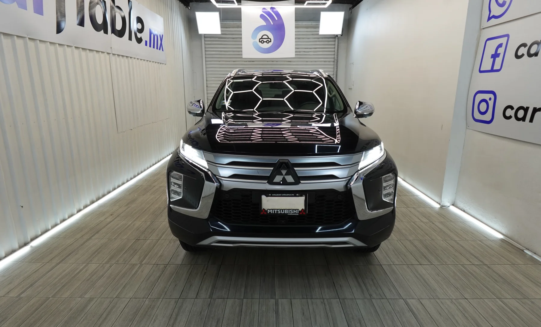 Mitsubishi Montero Sport SE 2023 — exterior 2 de 8