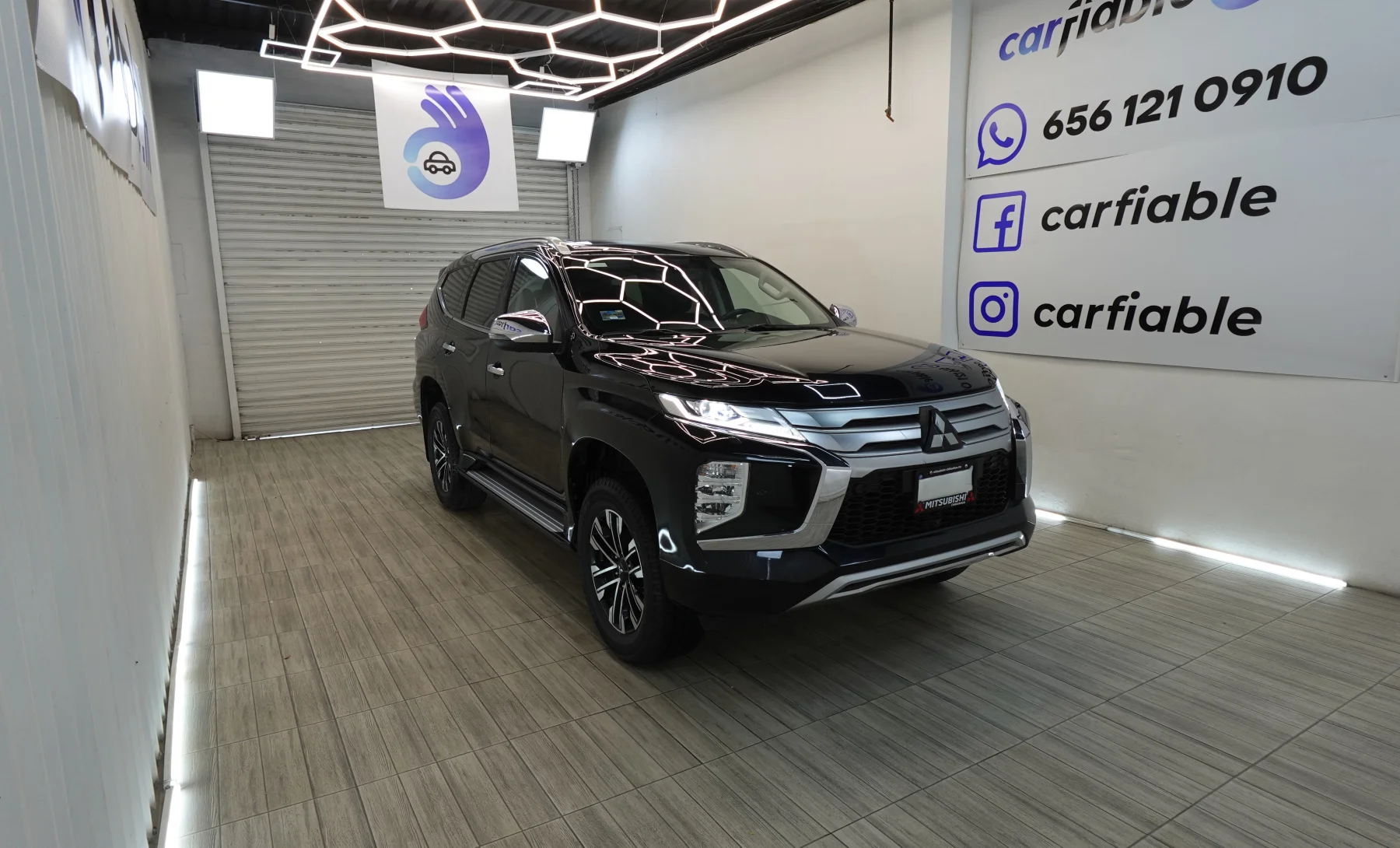 Mitsubishi Montero Sport SE 2023 — exterior 3 de 8