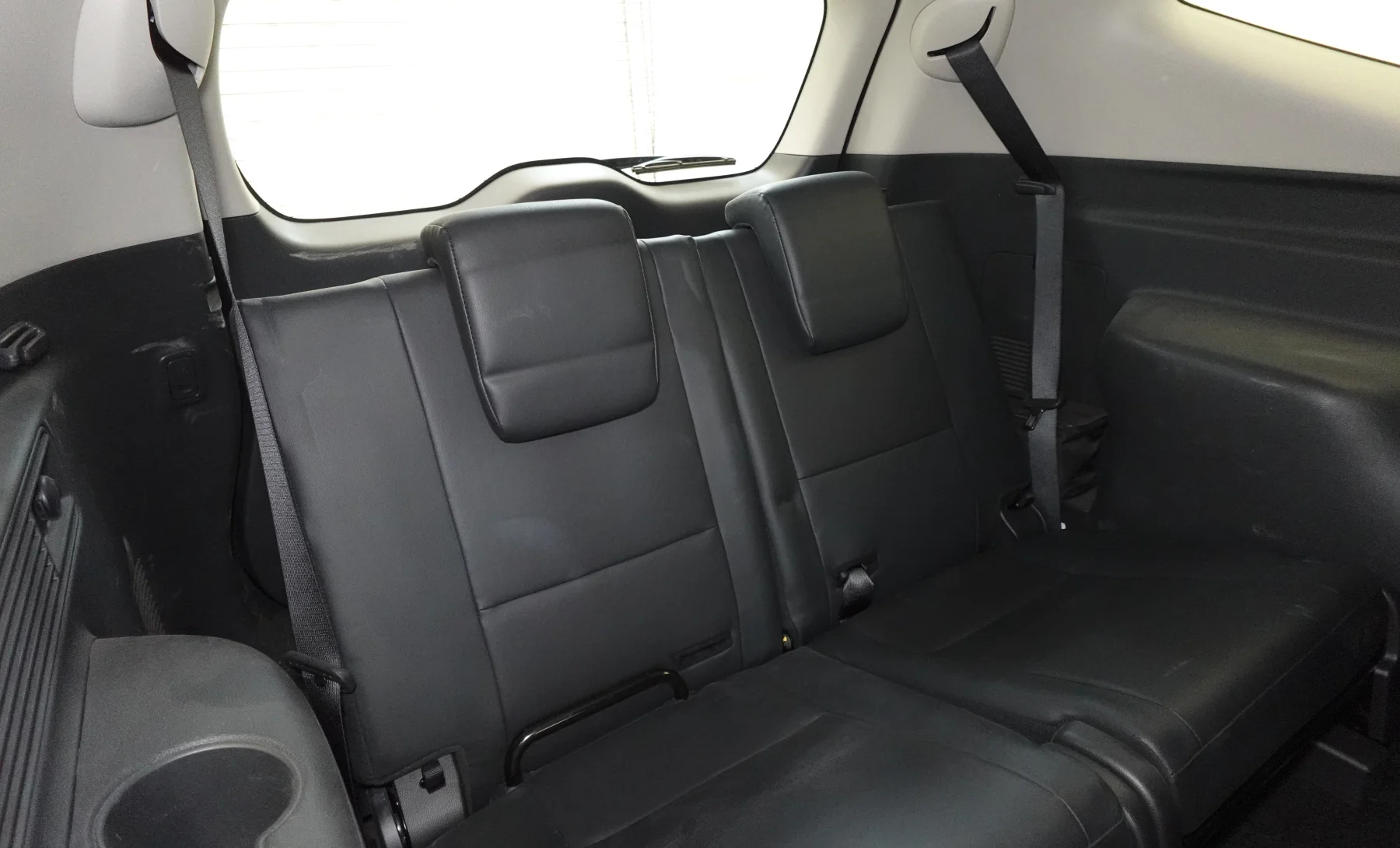 Mitsubishi Montero Sport SE 2023 — interior 6 de 9