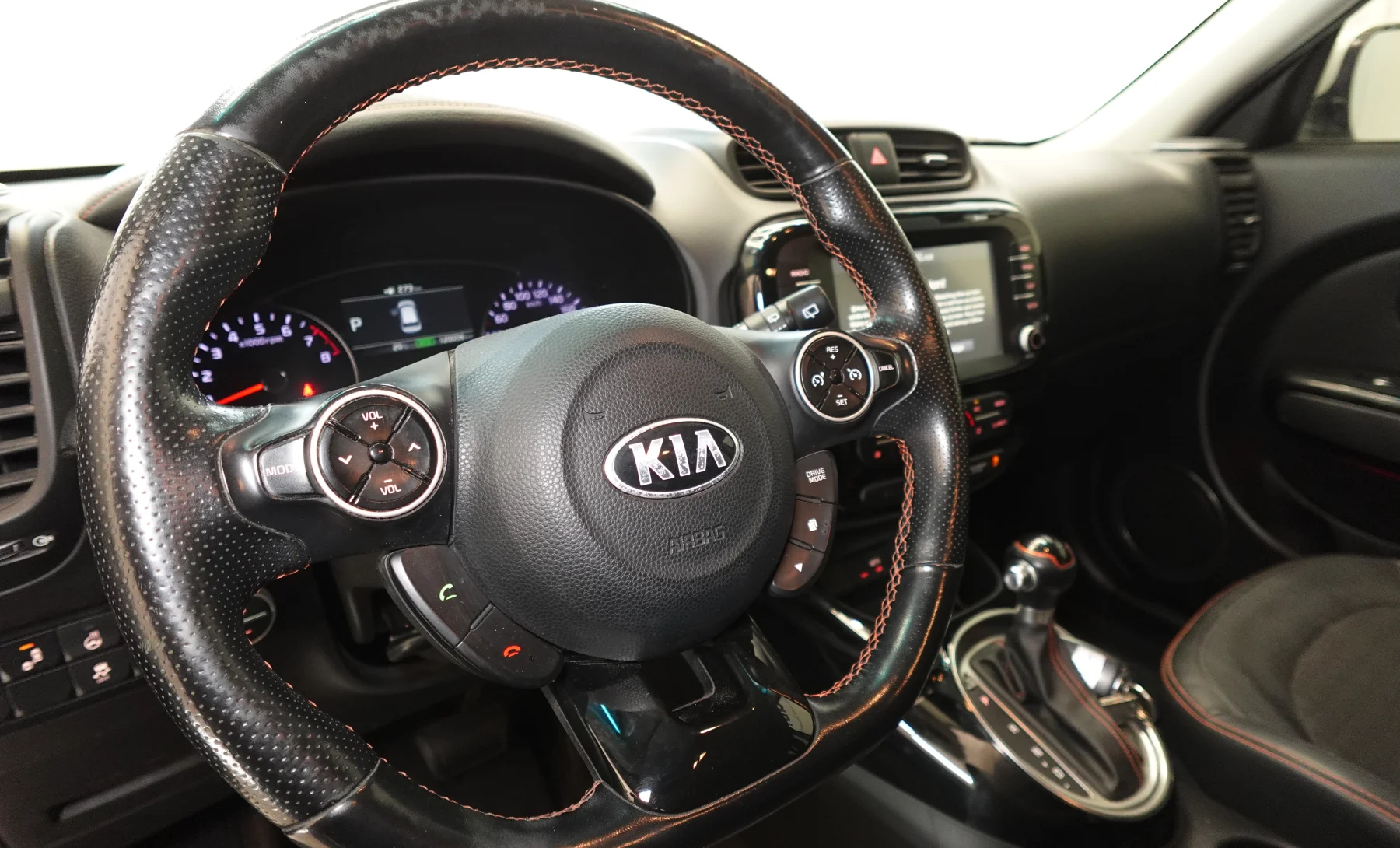 Kia Soul SX 2017 — interior 1 de 7