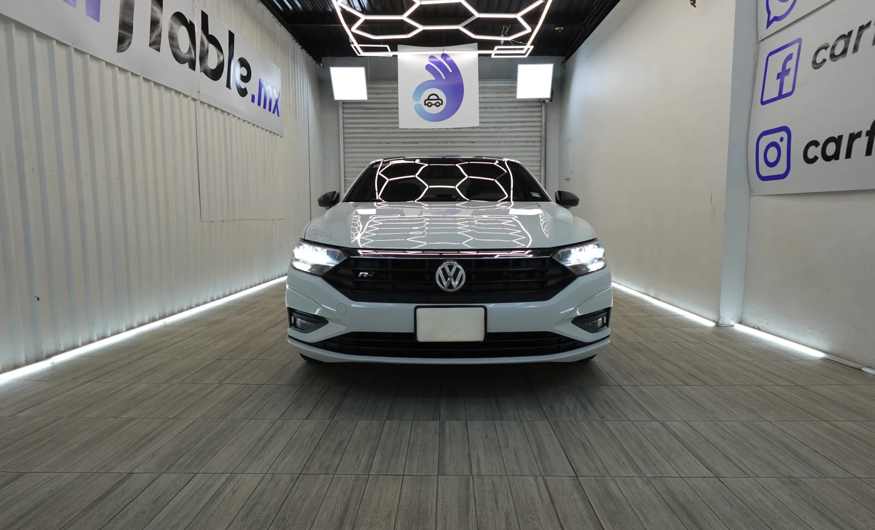 Volkswagen Jetta R-Line 2020 — exterior 2 de 8