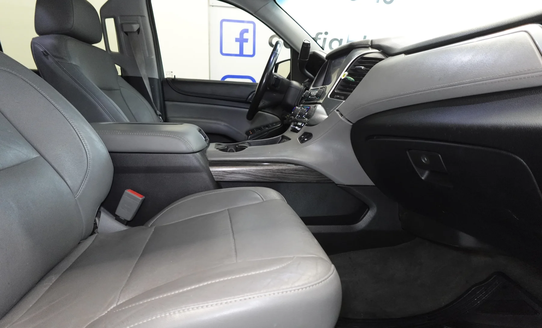 Chevrolet Tahoe LT 2015 — interior 9 de 9
