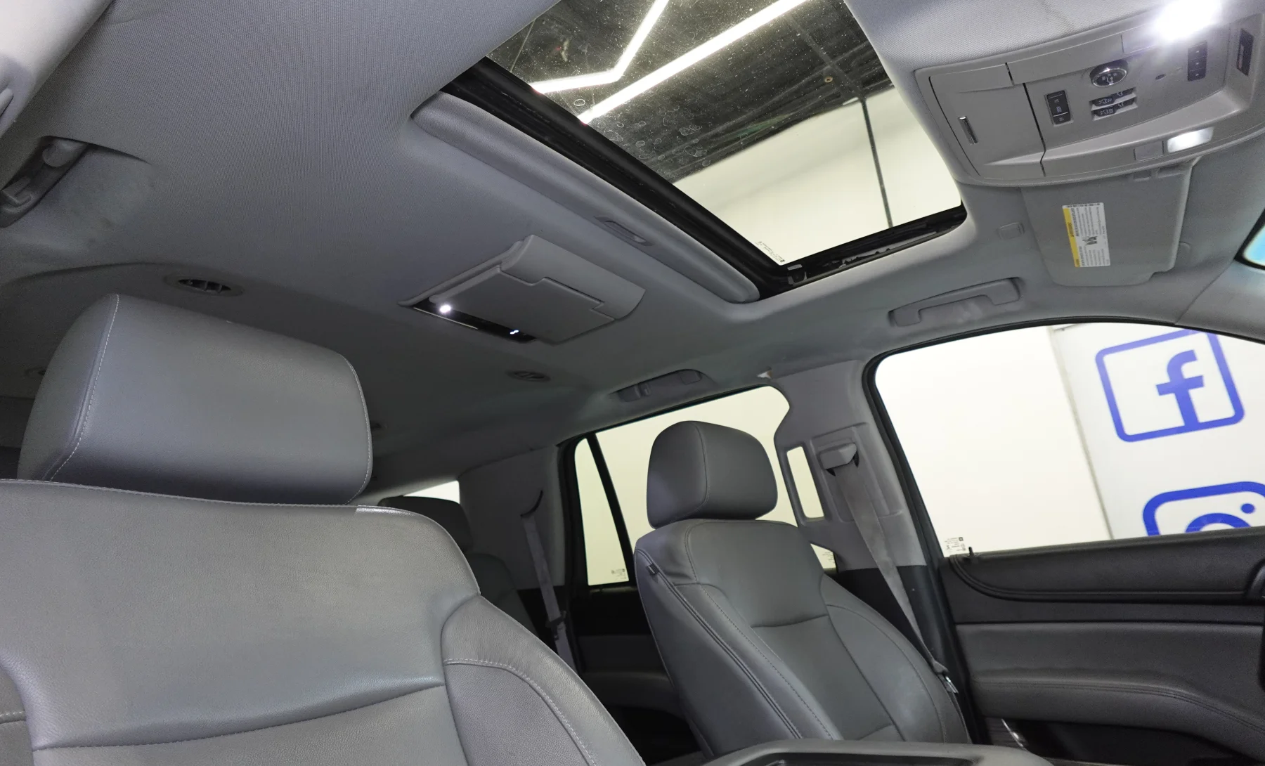 Chevrolet Tahoe LT 2015 — interior 6 de 9