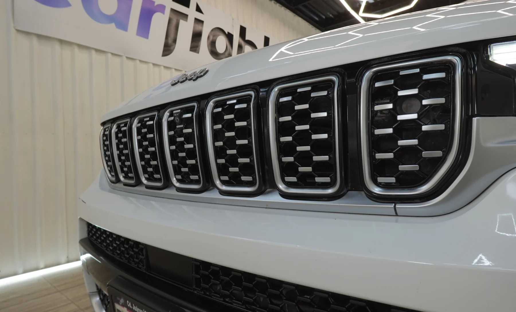 Jeep Grand Cherokee L Summit Reserve 2021 — exterior 6 de 7