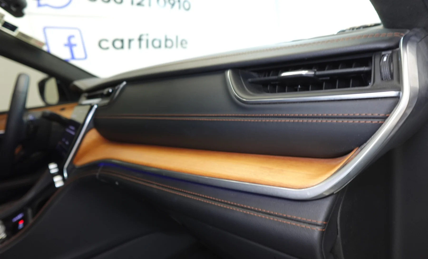 Jeep Grand Cherokee L Summit Reserve 2021 — interior 4 de 8