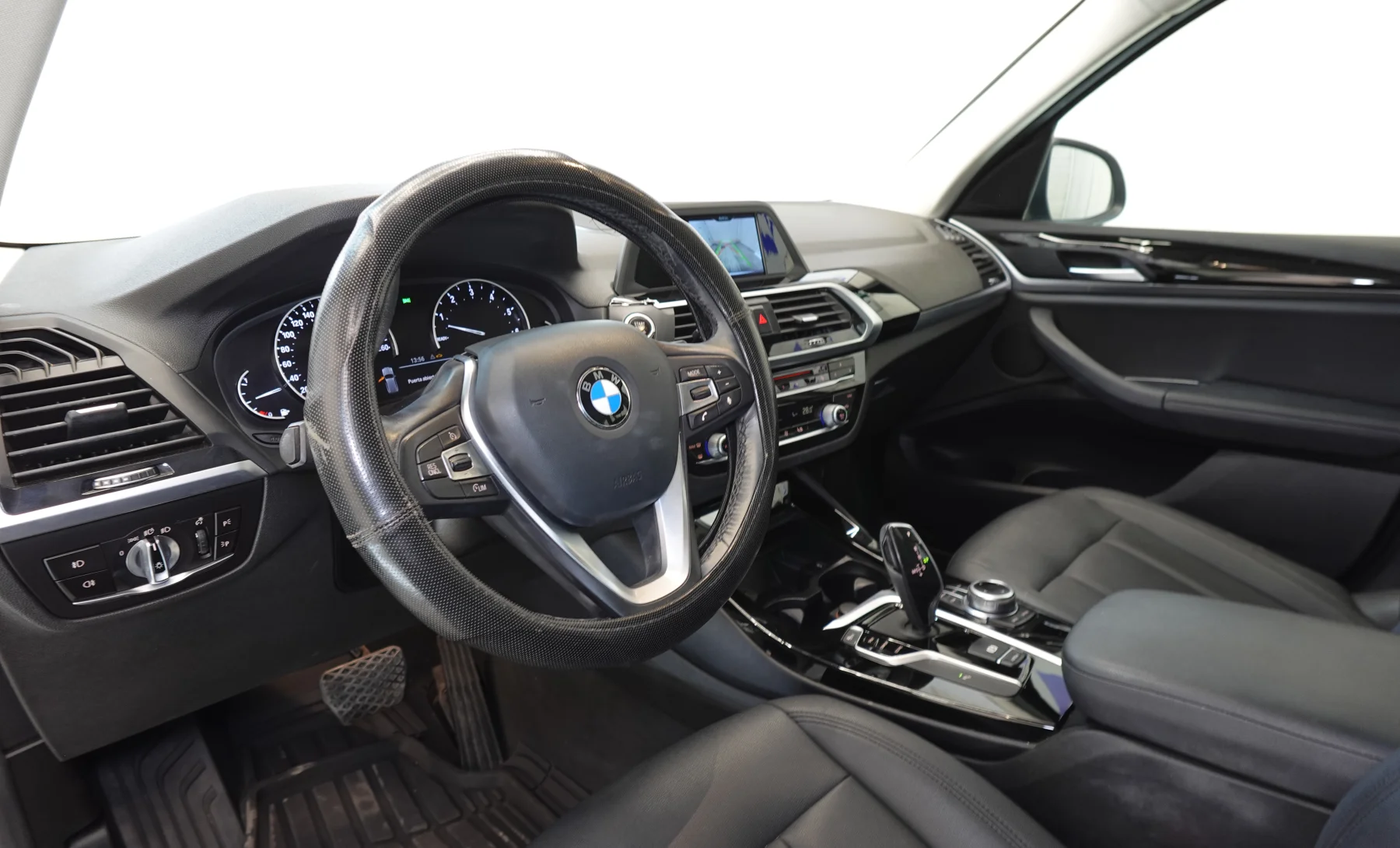 BMW X3 sDrive20i Executive 2019 — interior 1 de 8