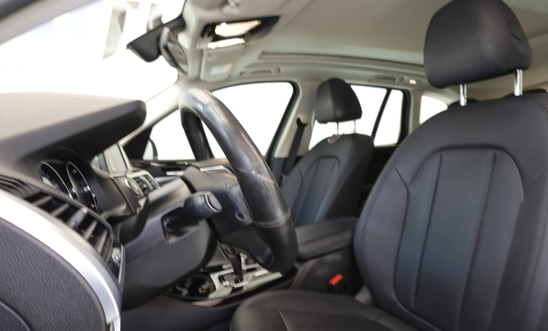 BMW X3 sDrive20i Executive 2019 — interior 3 de 8
